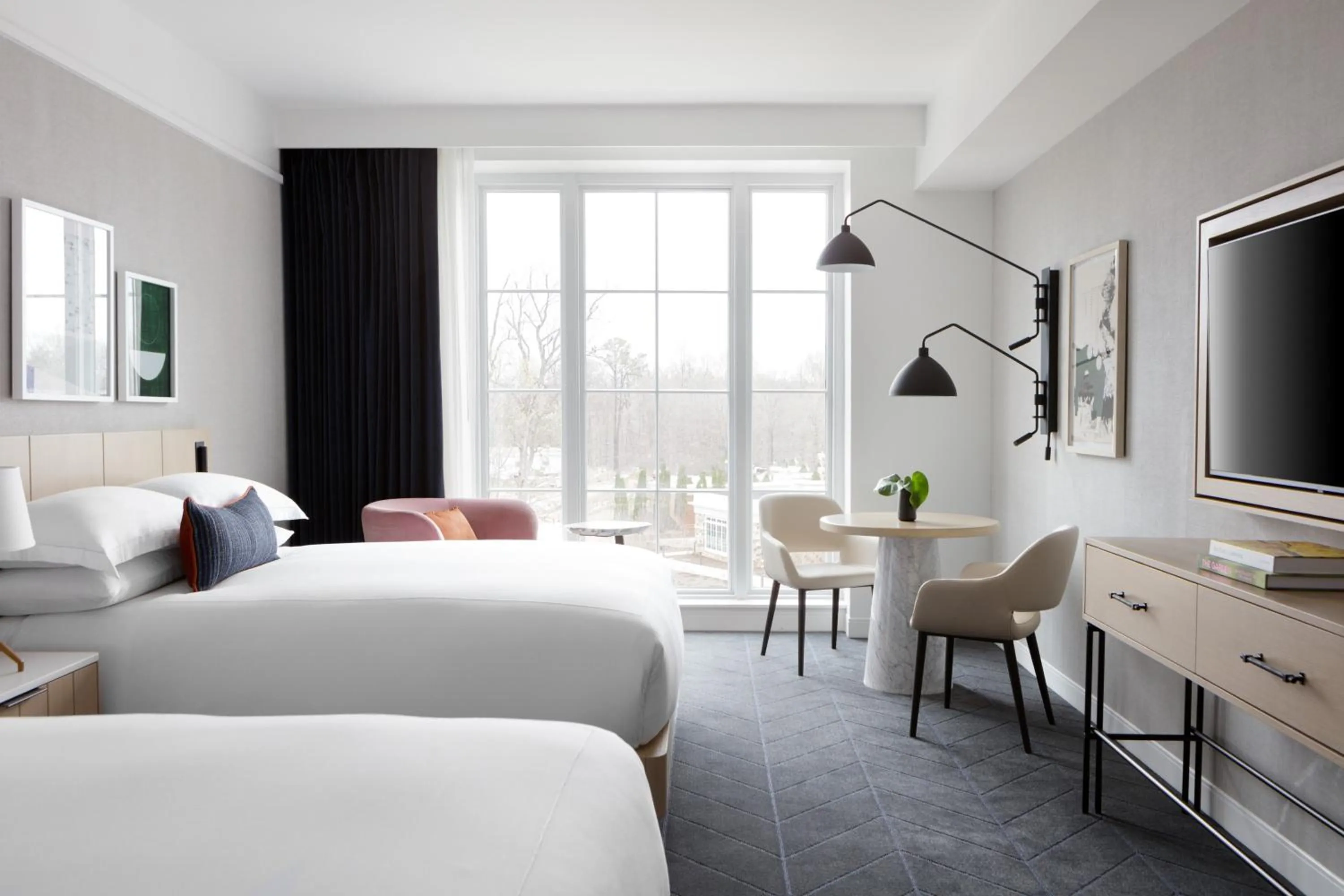 Photo of the whole room, Bed in Kimpton - The Forum Hotel by IHG