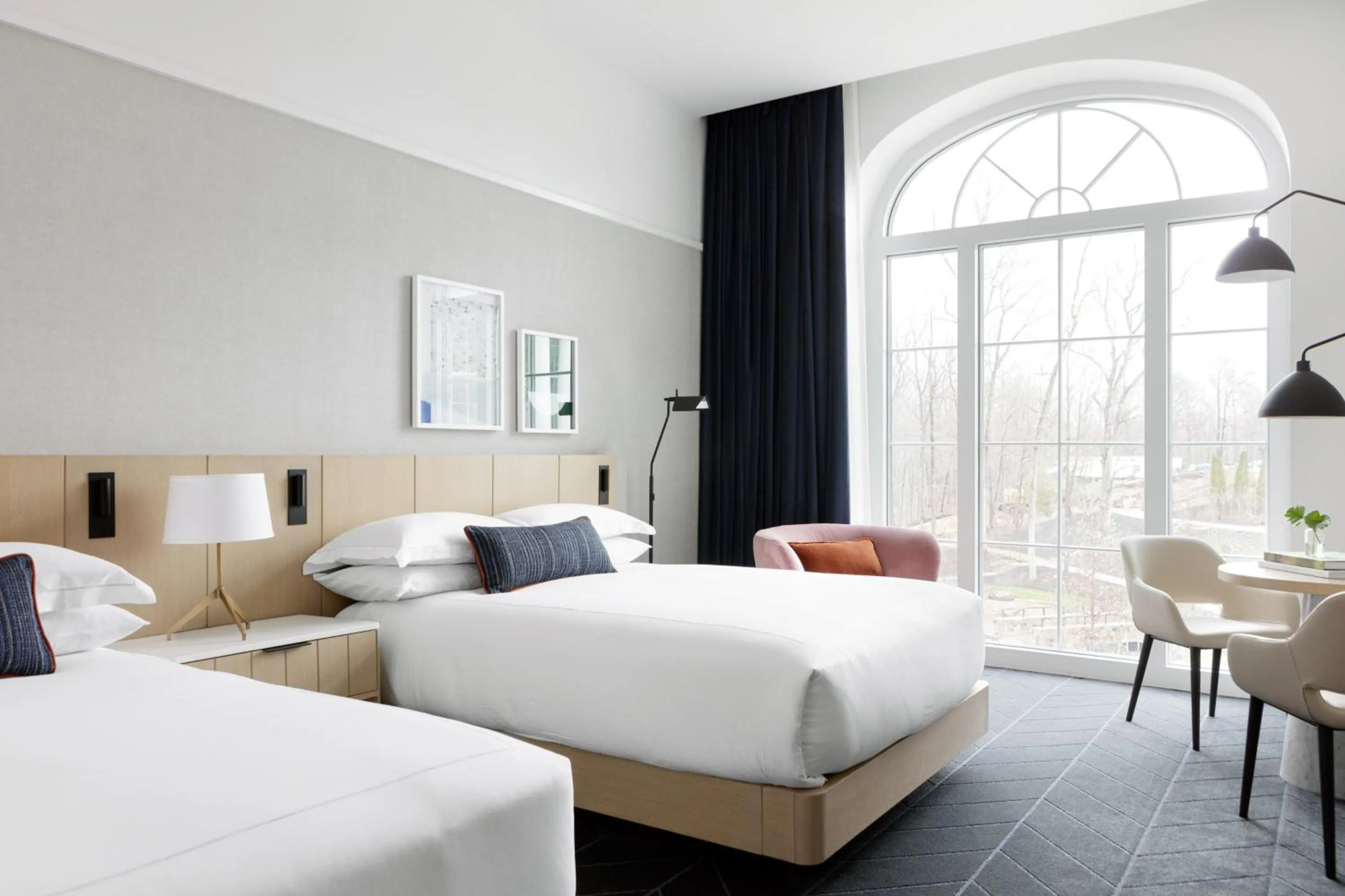 Photo of the whole room, Bed in Kimpton - The Forum Hotel by IHG