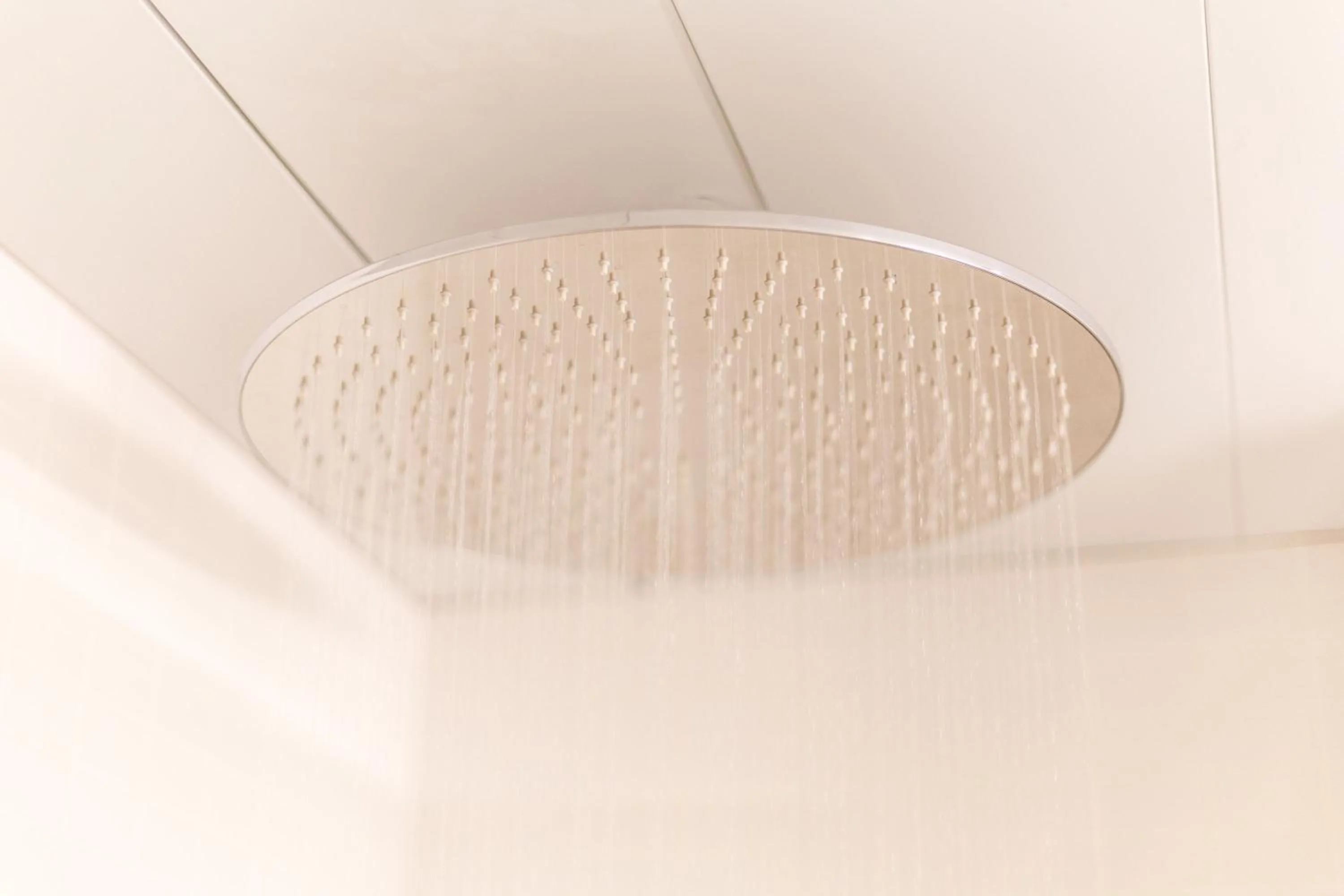 Shower in ARTIEM Madrid