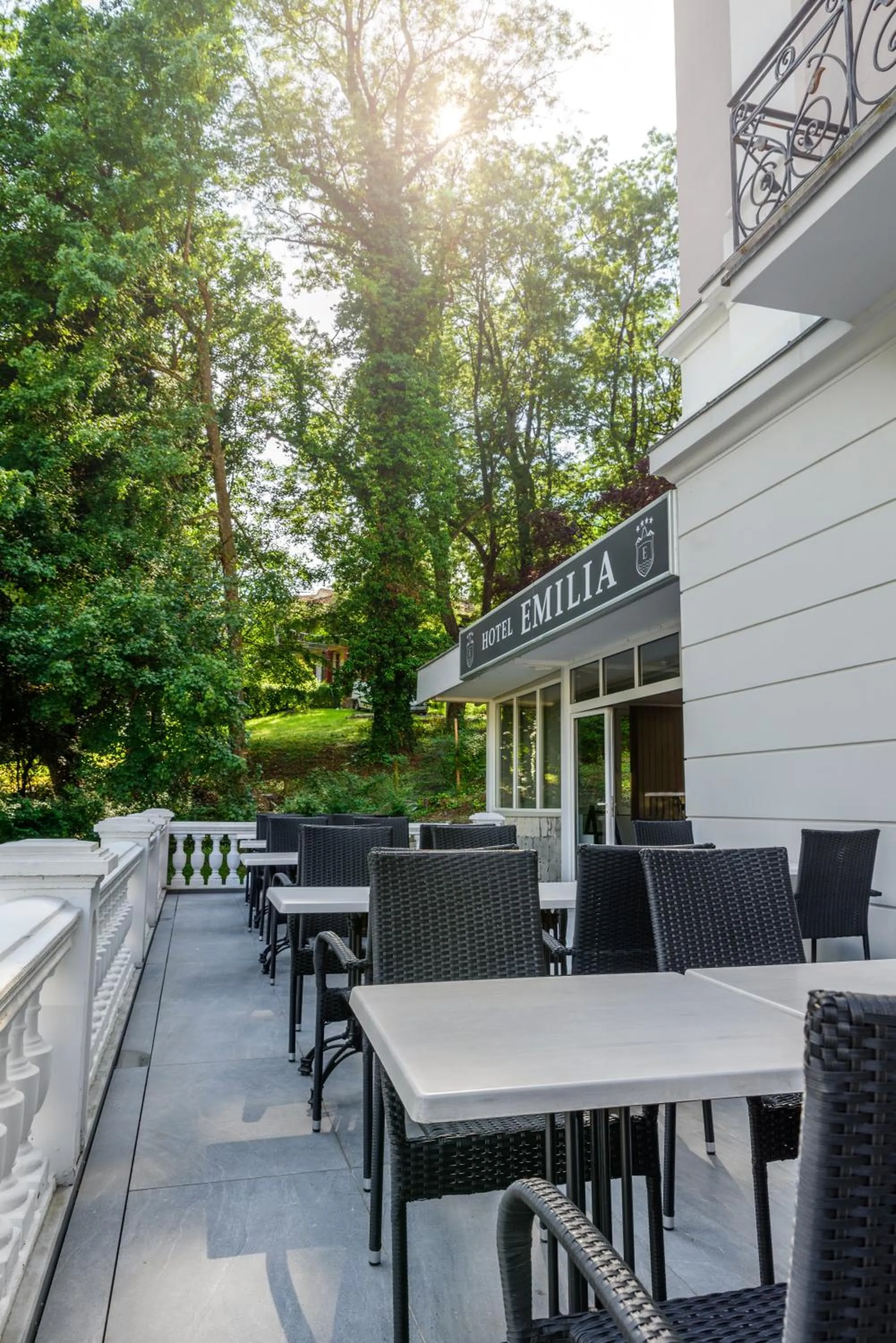 Property building in Emilia Lux Rooms