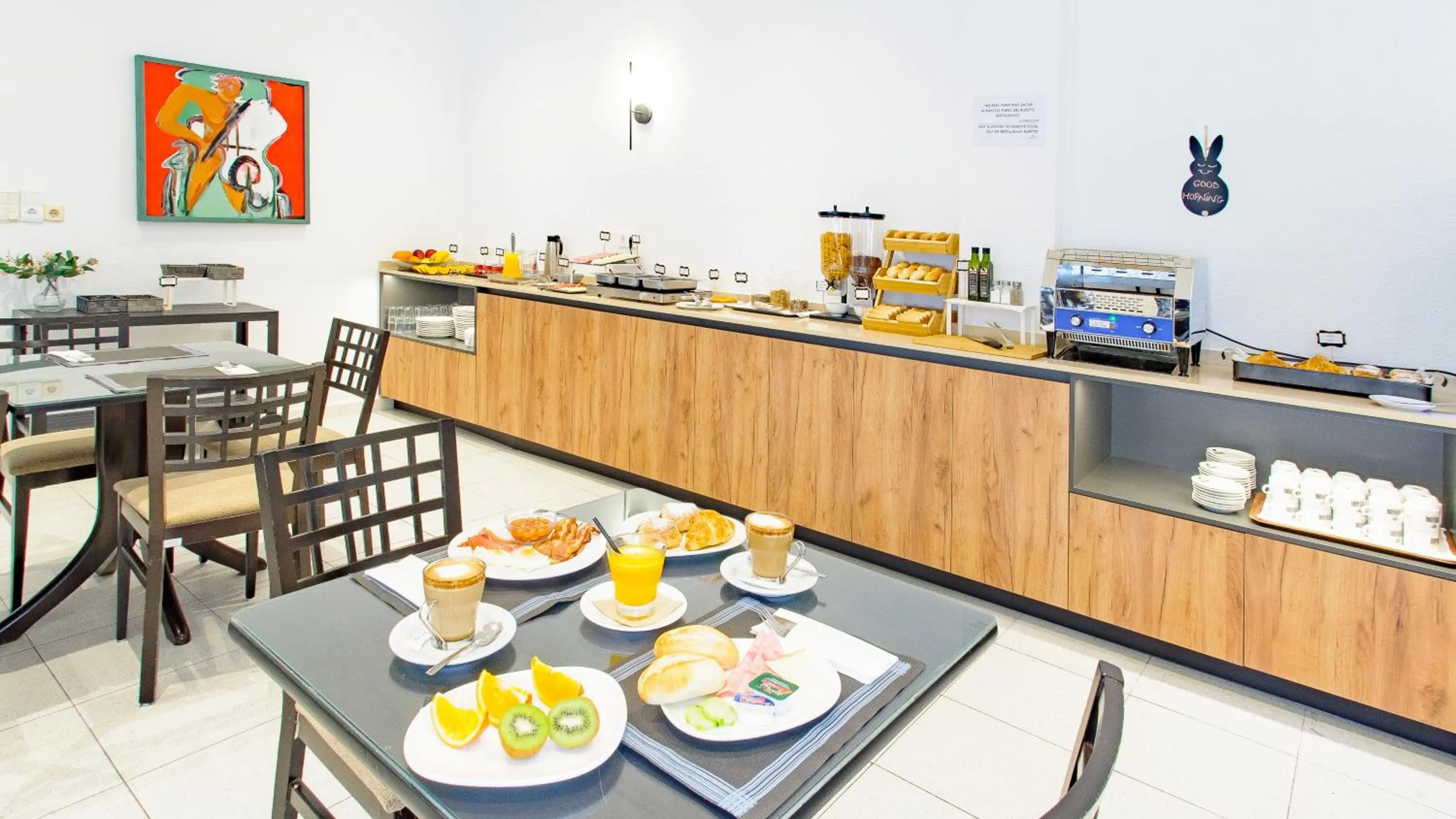 Restaurant/places to eat in Hotel Eden Mar