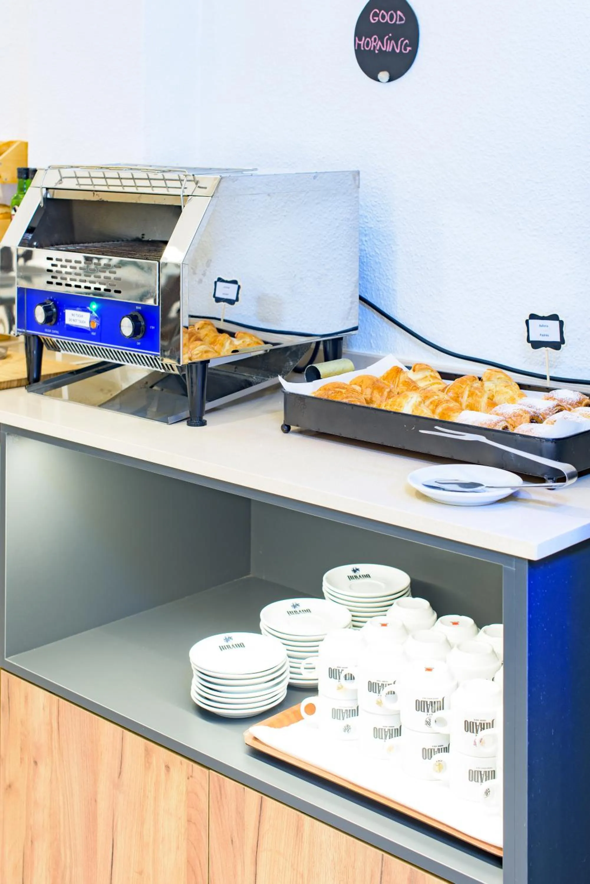 Restaurant/places to eat in Hotel Eden Mar