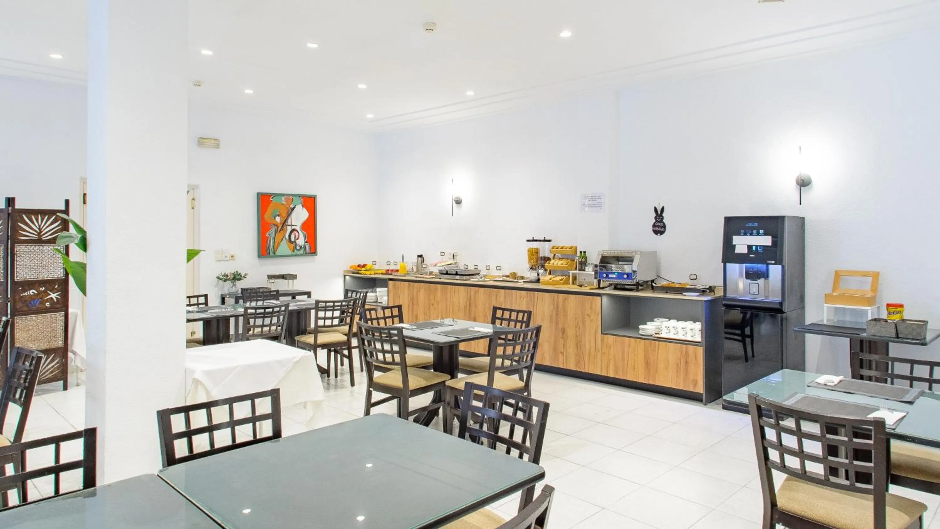 Restaurant/places to eat in Hotel Eden Mar