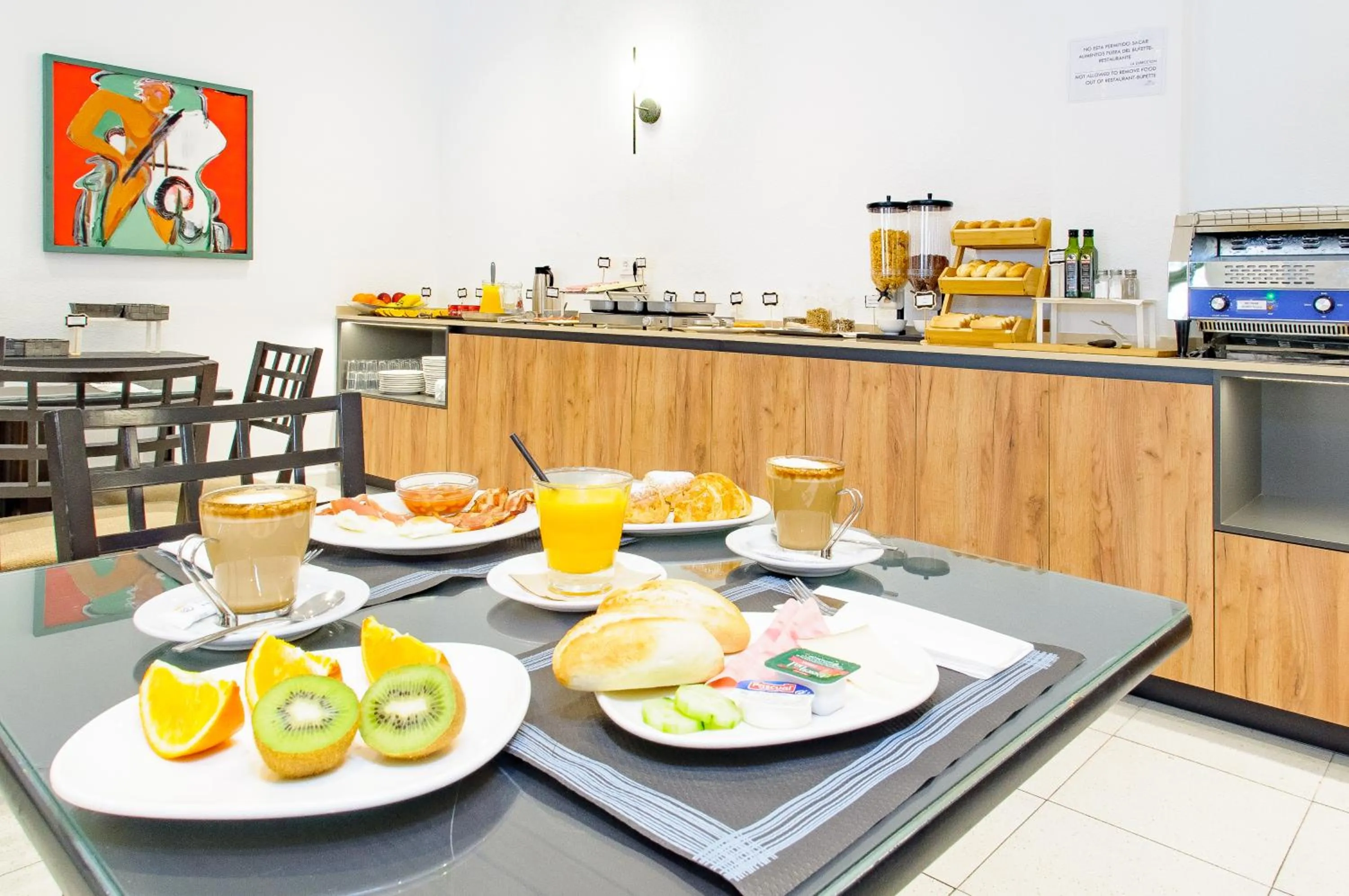 Restaurant/places to eat in Hotel Eden Mar