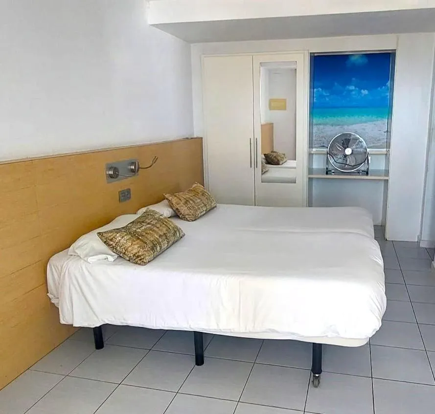 Photo of the whole room, Bed in Servatur Riosol