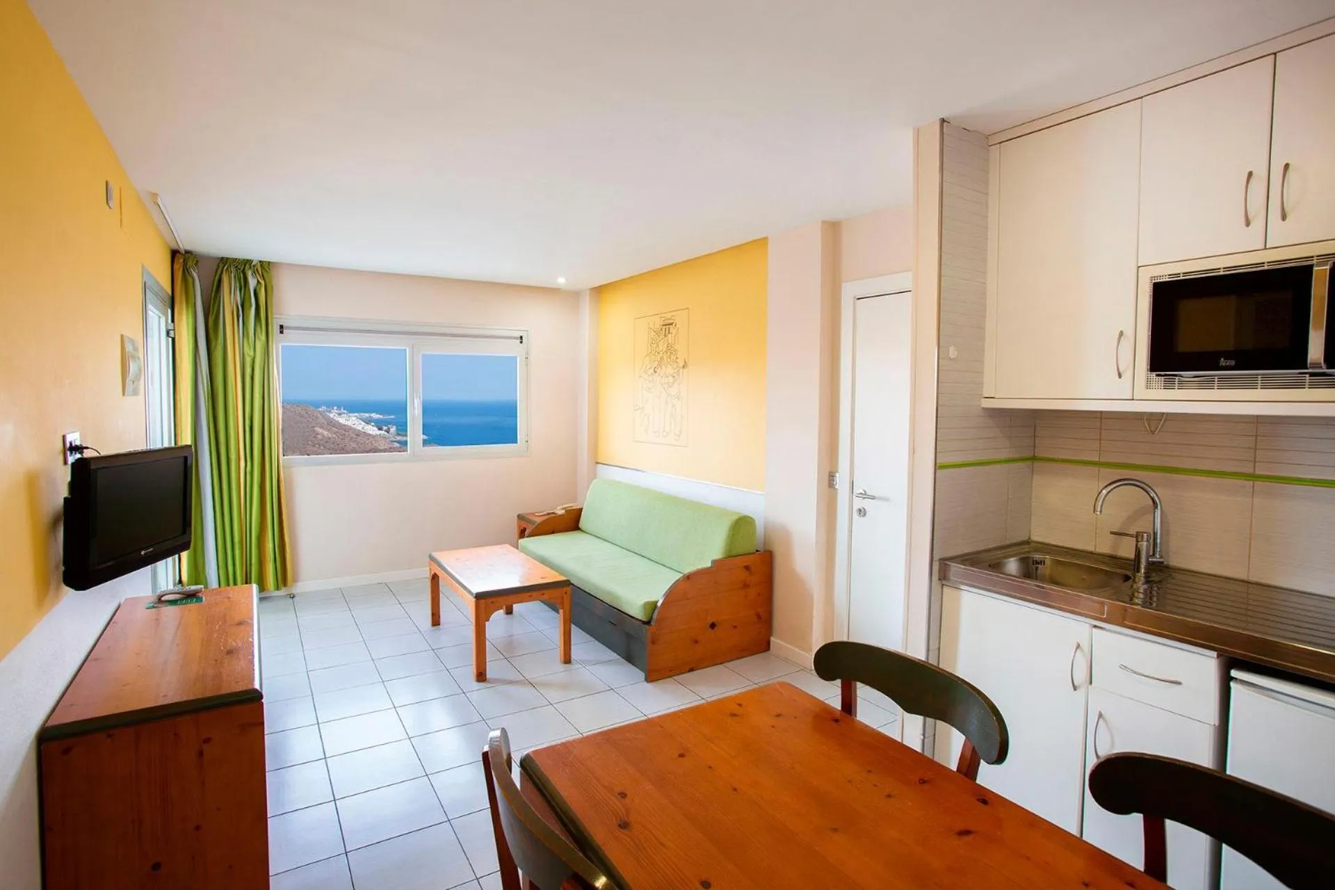 Photo of the whole room in Servatur Riosol