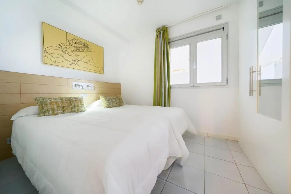 Photo of the whole room, Bed in Servatur Riosol