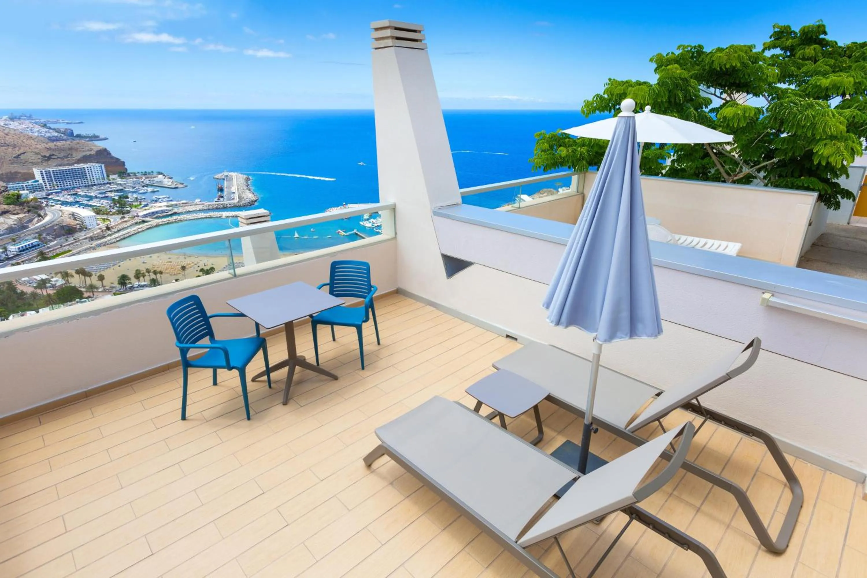 Photo of the whole room in Servatur Riosol