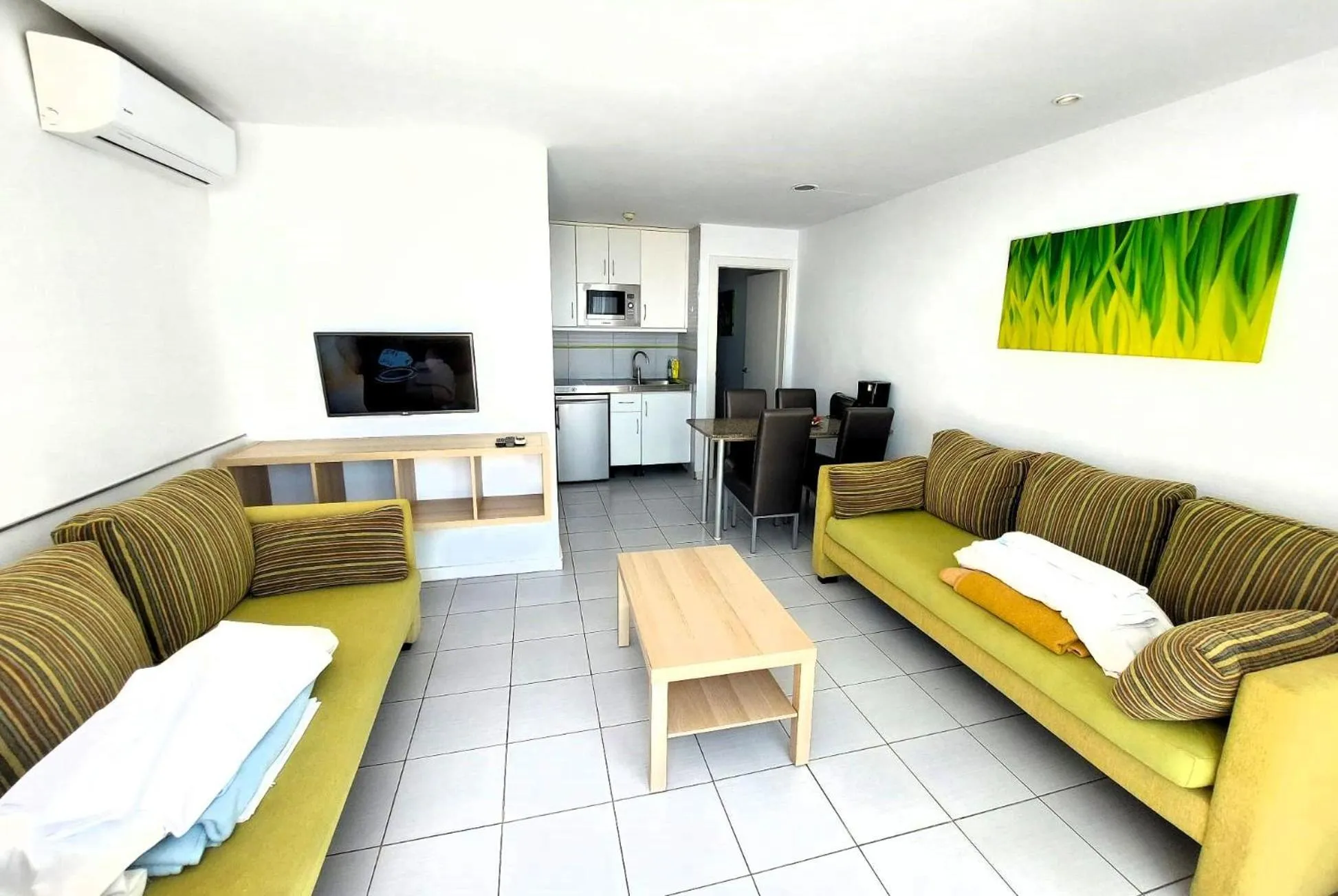 Photo of the whole room in Servatur Riosol