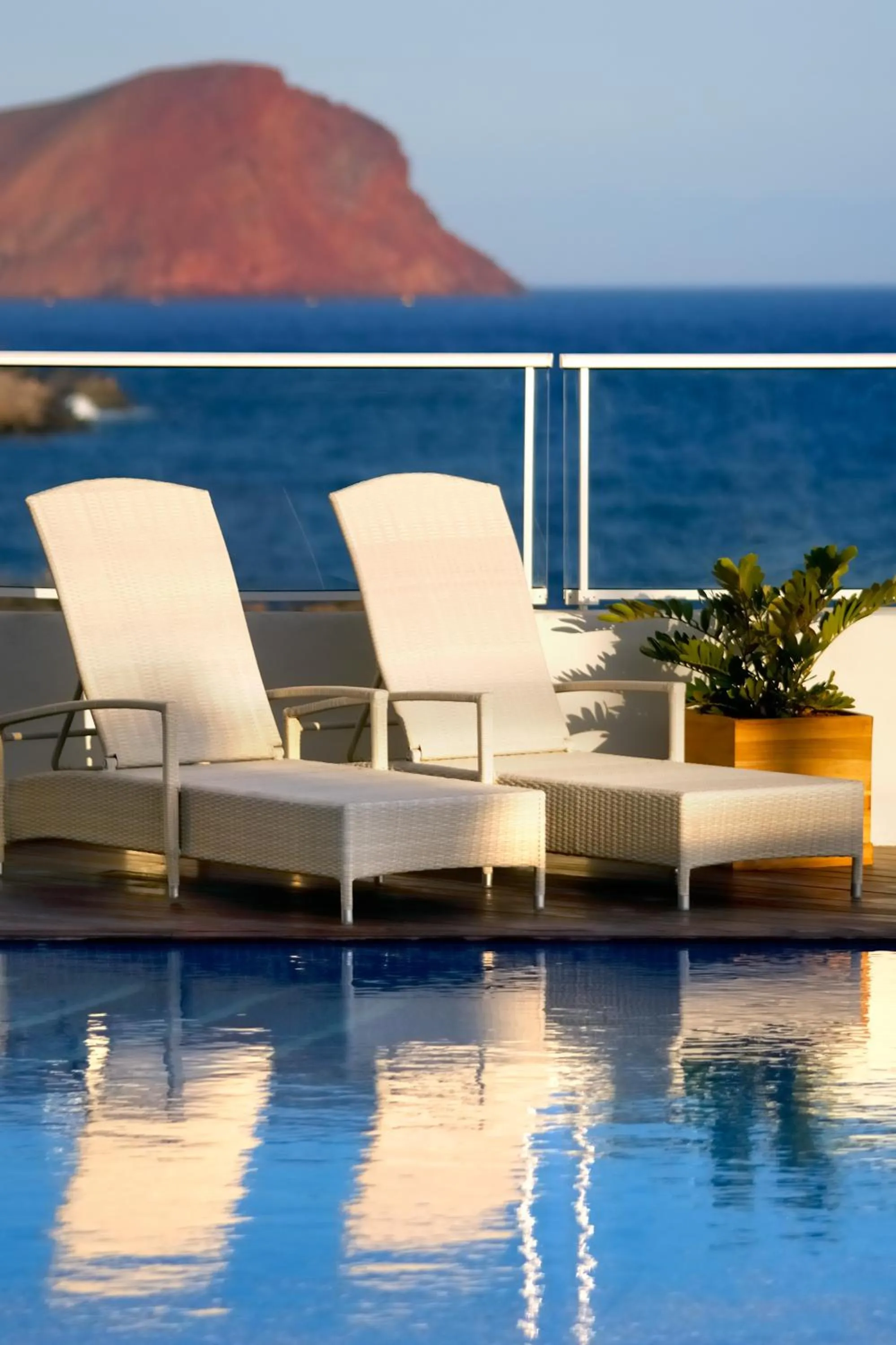 Swimming pool in Hotel Tenerife Golf & Seaview