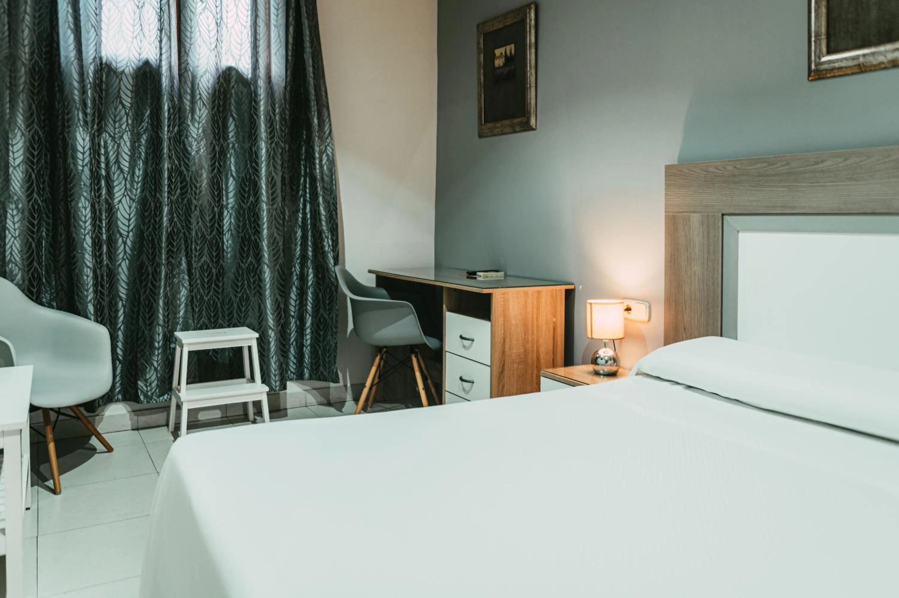 Bed in Hostal Mont Royal