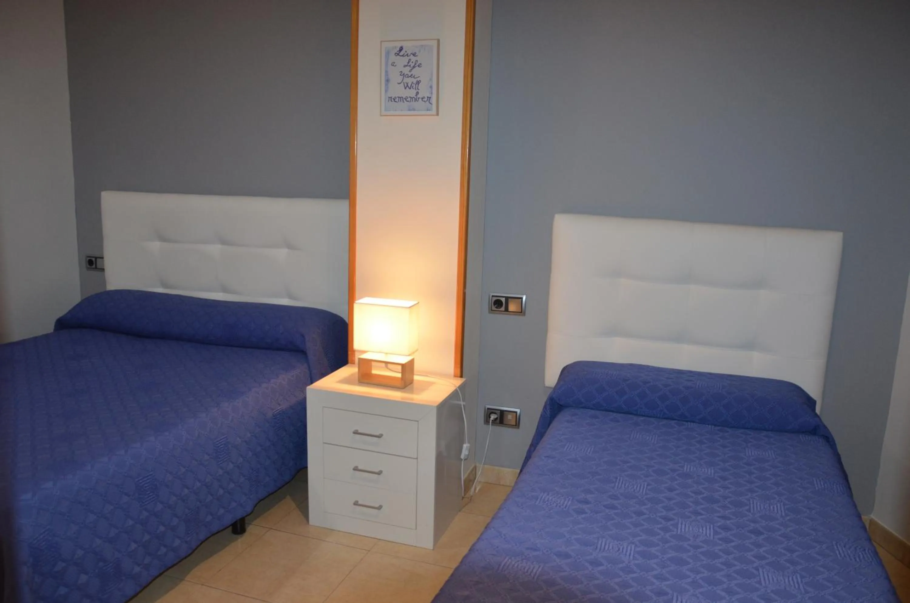 Bed in Hostal Mont Royal