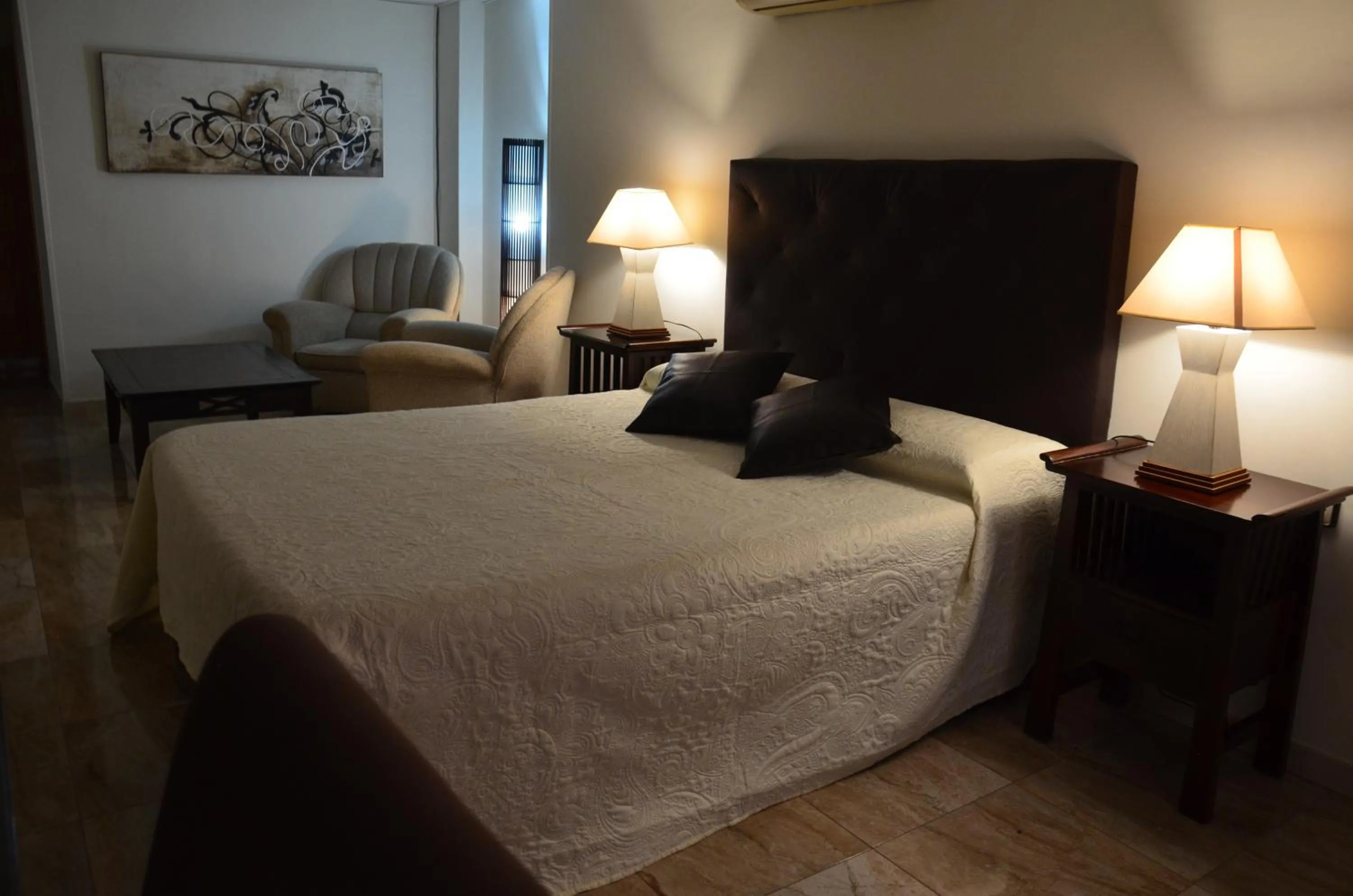 Bed in Hostal Mont Royal