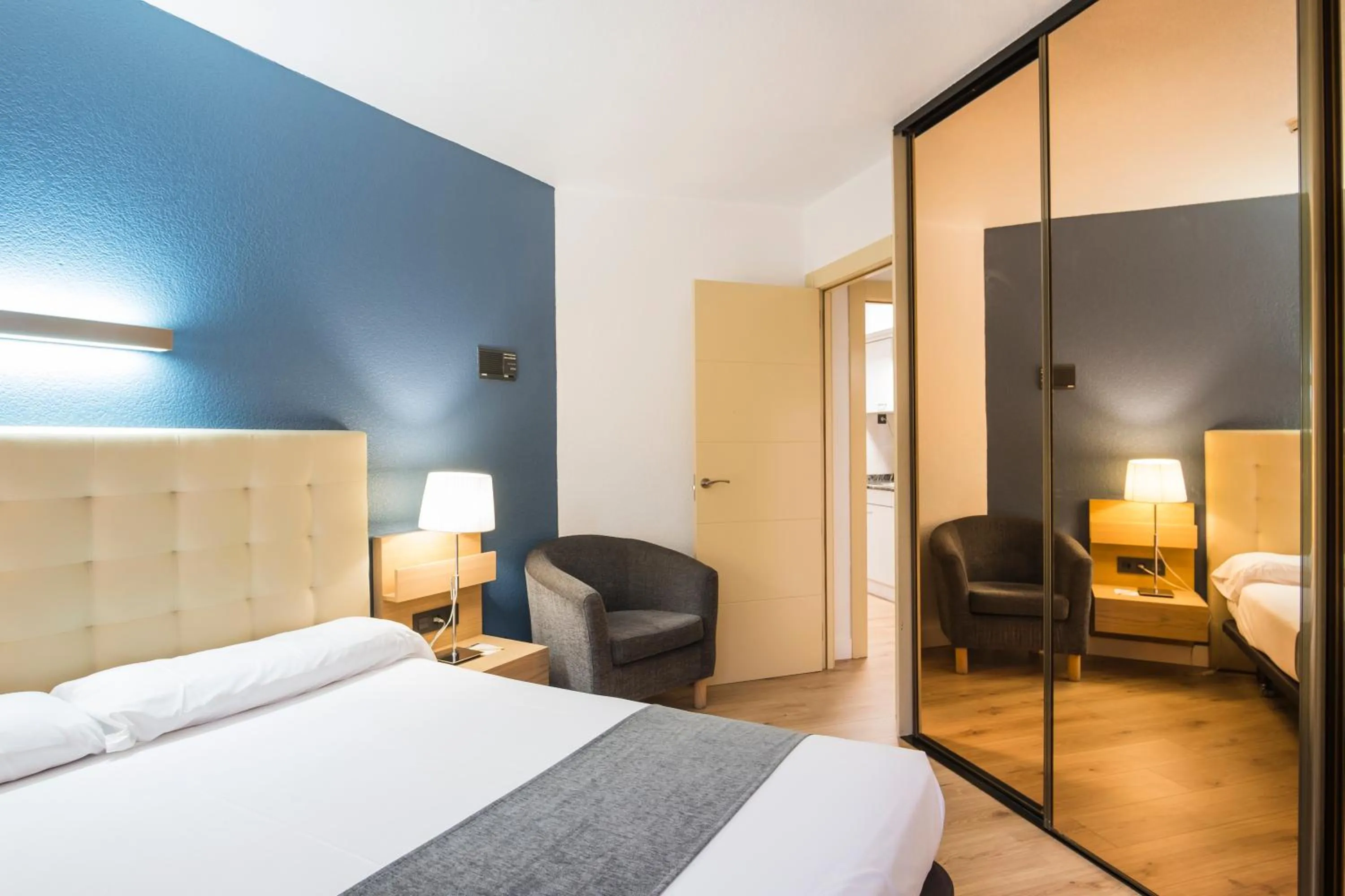 Photo of the whole room, Bed in Alda Don Carlos