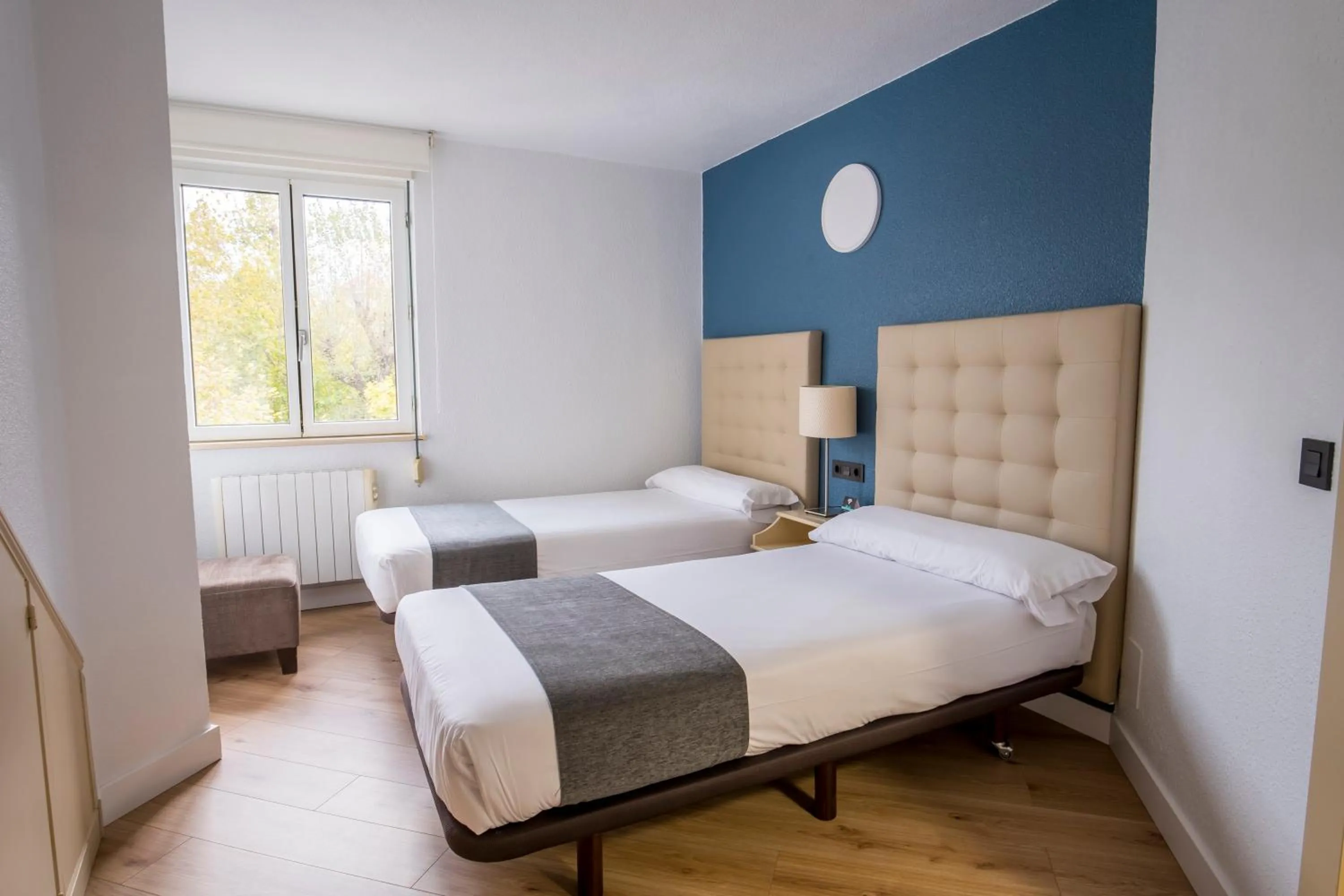 Bedroom, Bed in Alda Don Carlos