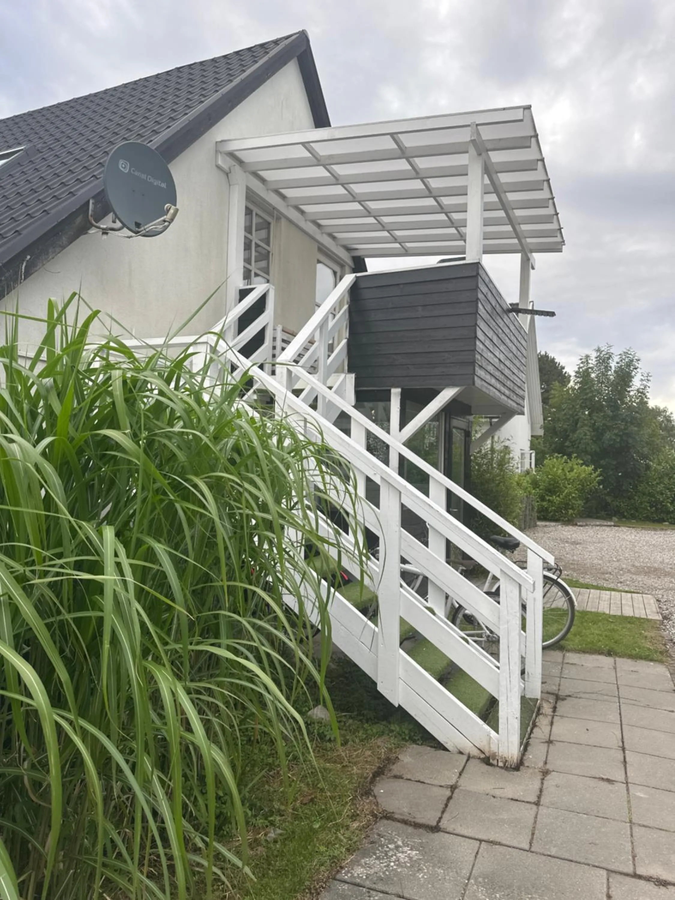 Cozy one bedroom apartment near the sea