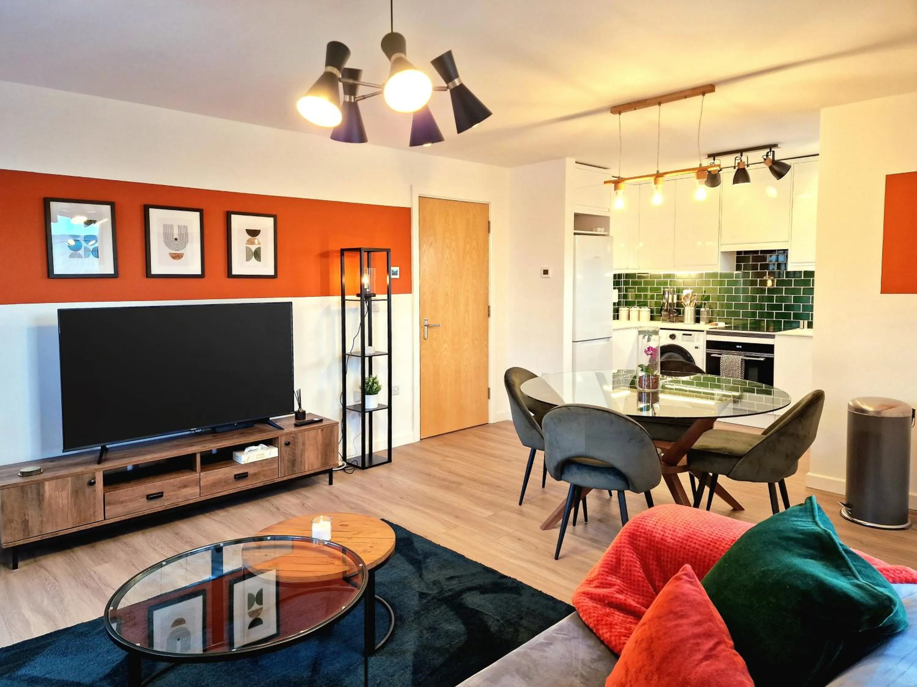 Luxury Station Apartment