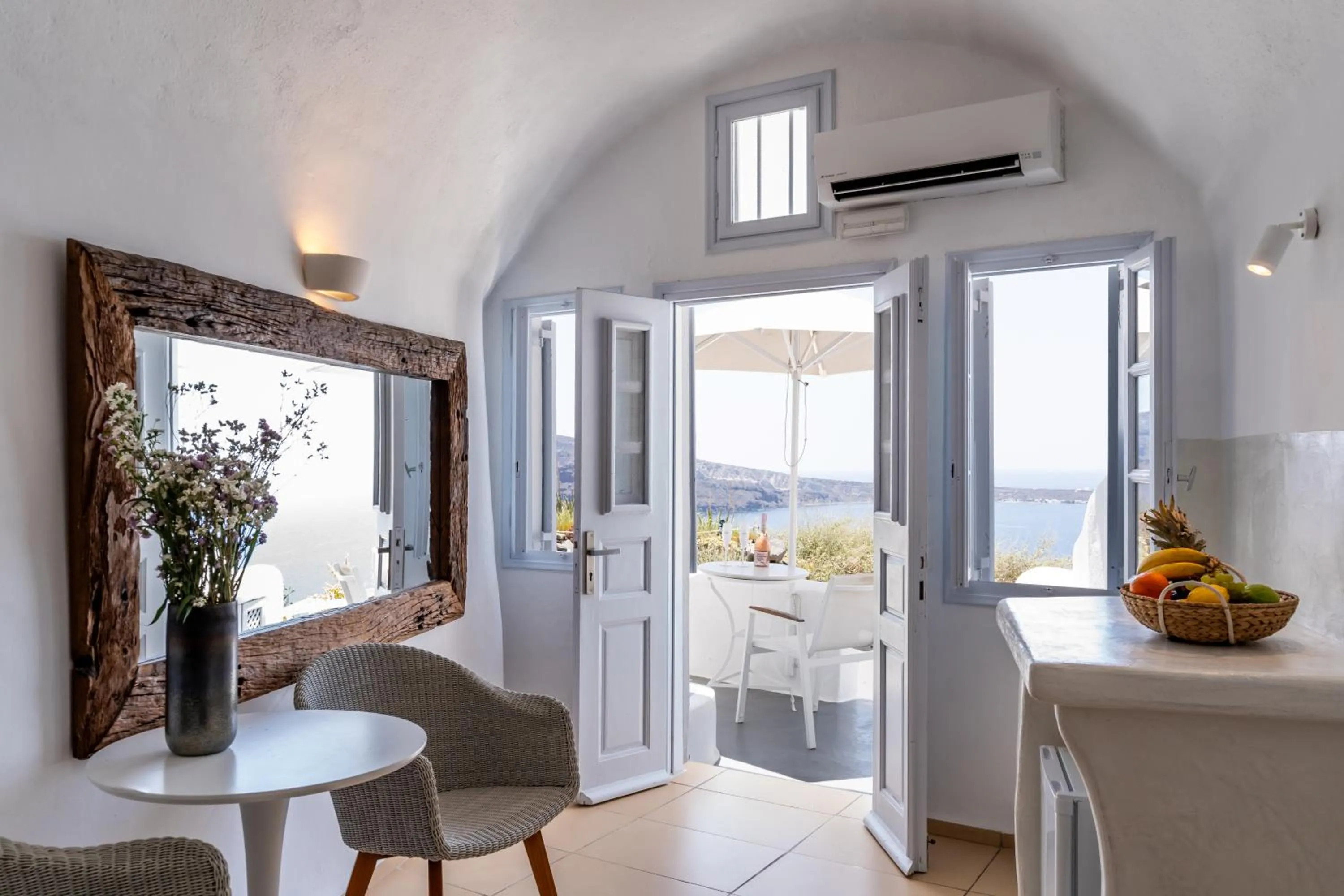 Seating area in Vogue Suites