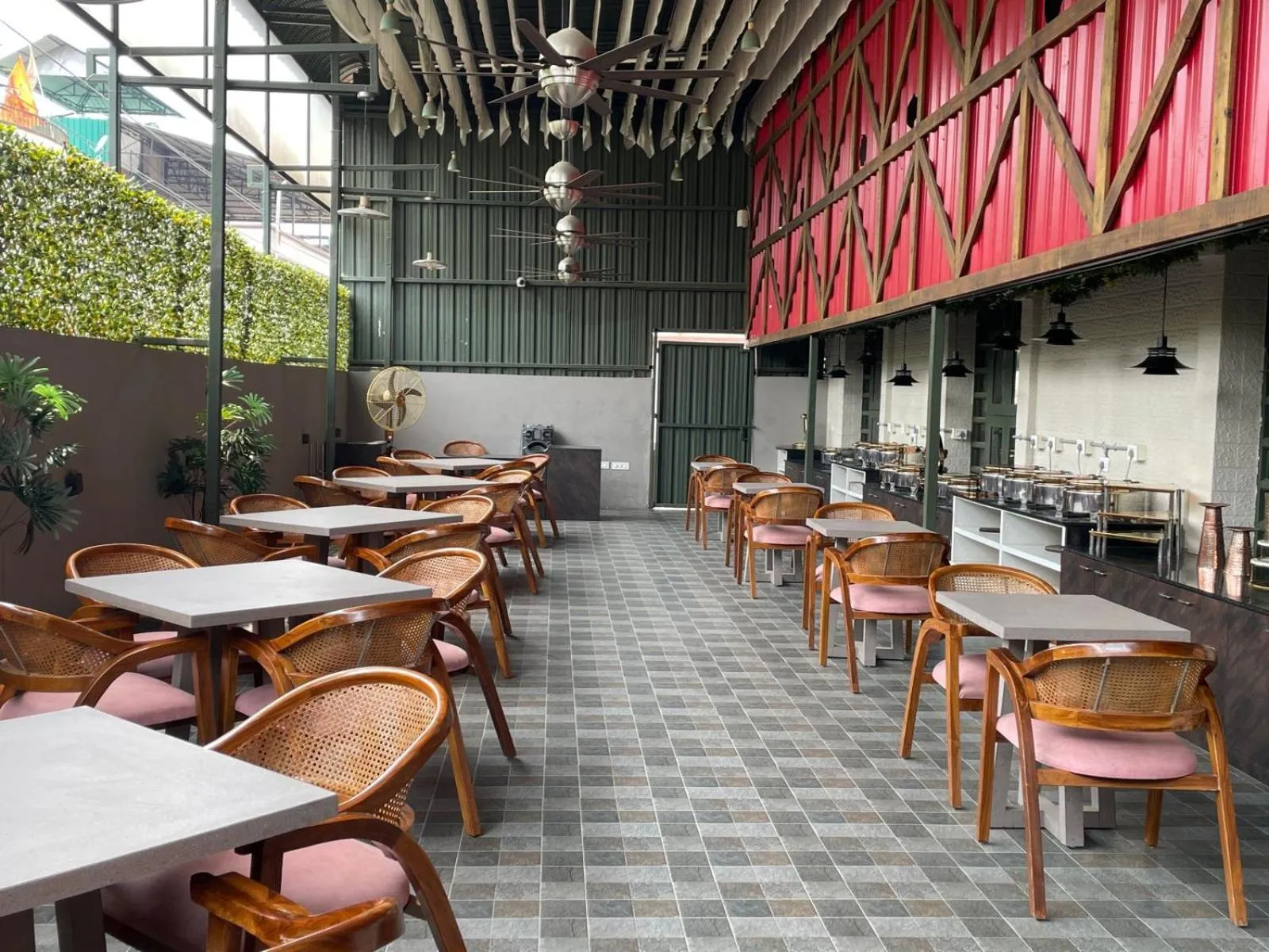 Restaurant/places to eat in Hotel Tourist Inn By Sagar