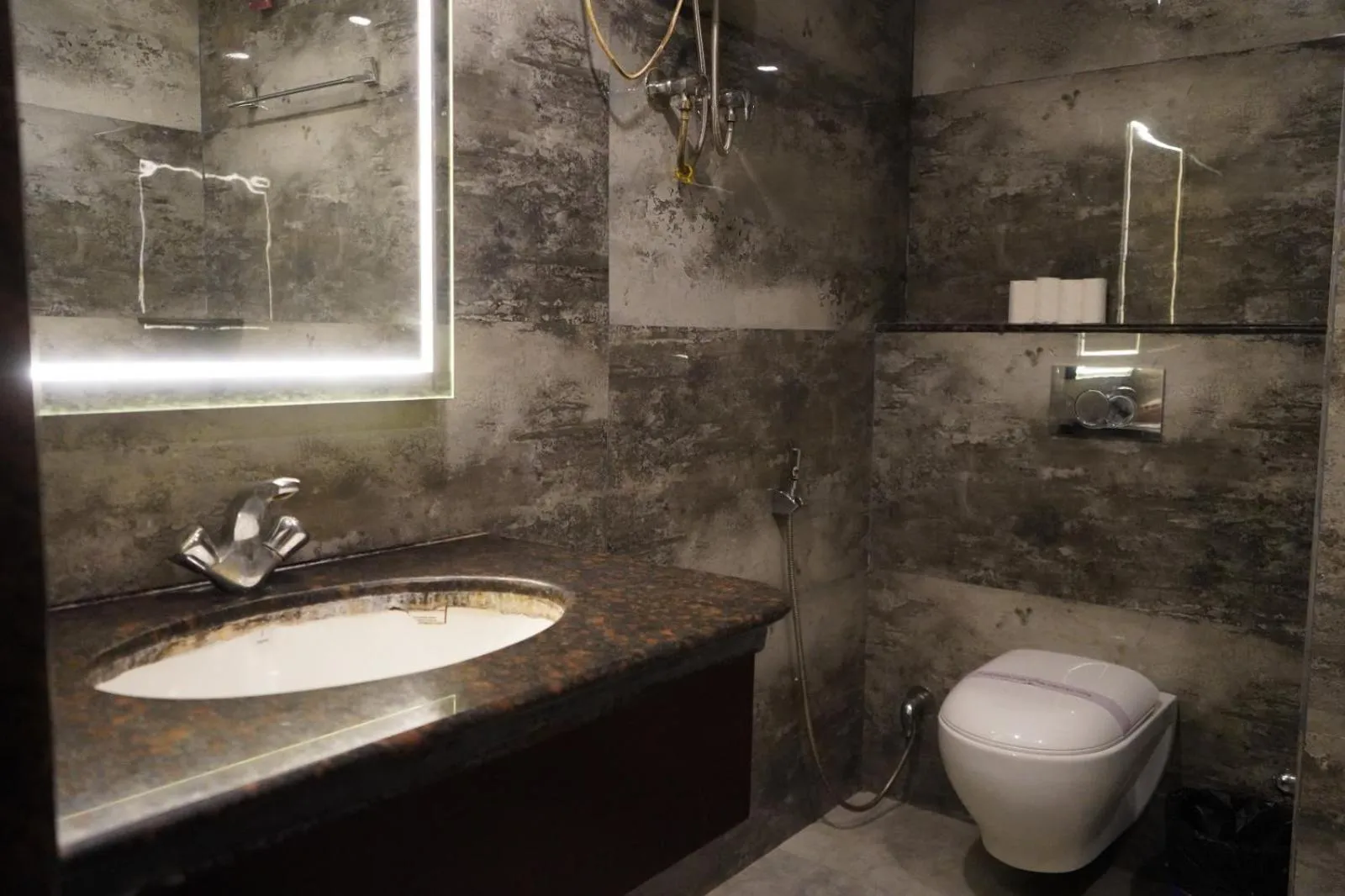 Bathroom in Hotel Tourist Inn By Sagar