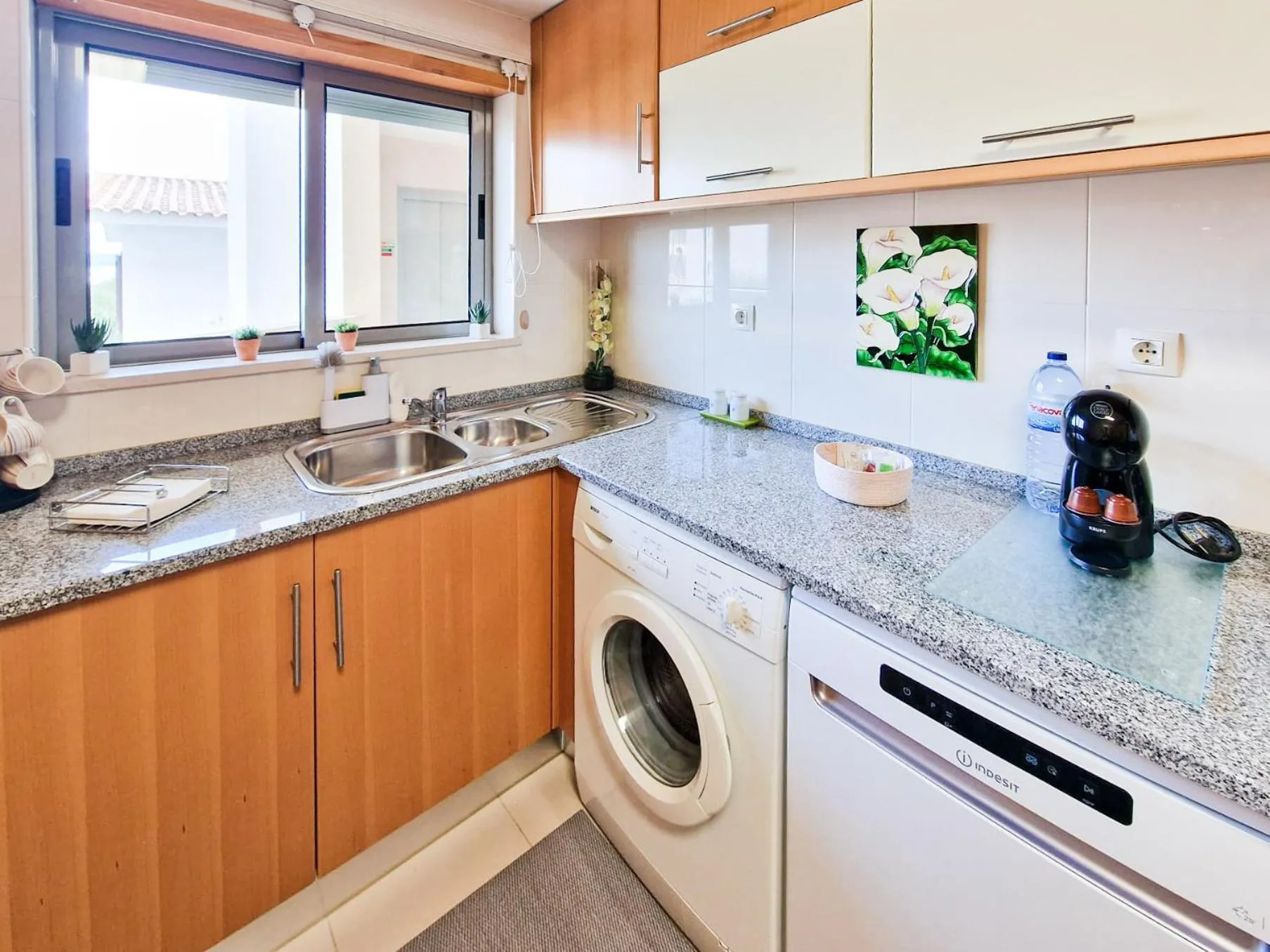 Kitchen or kitchenette in Apartment Rocha Oceano Azul Charming