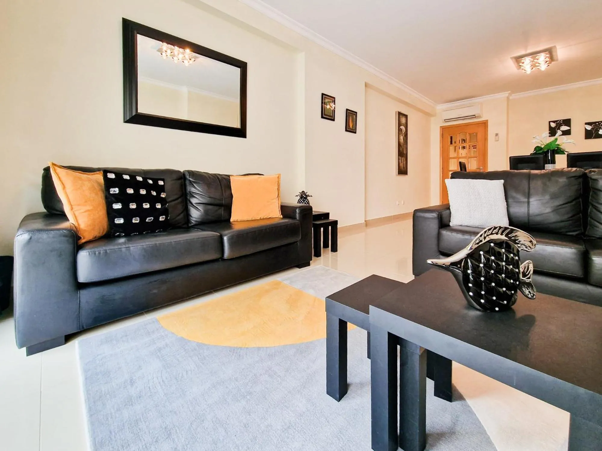Communal lounge/ TV room in Apartment Rocha Oceano Azul Charming