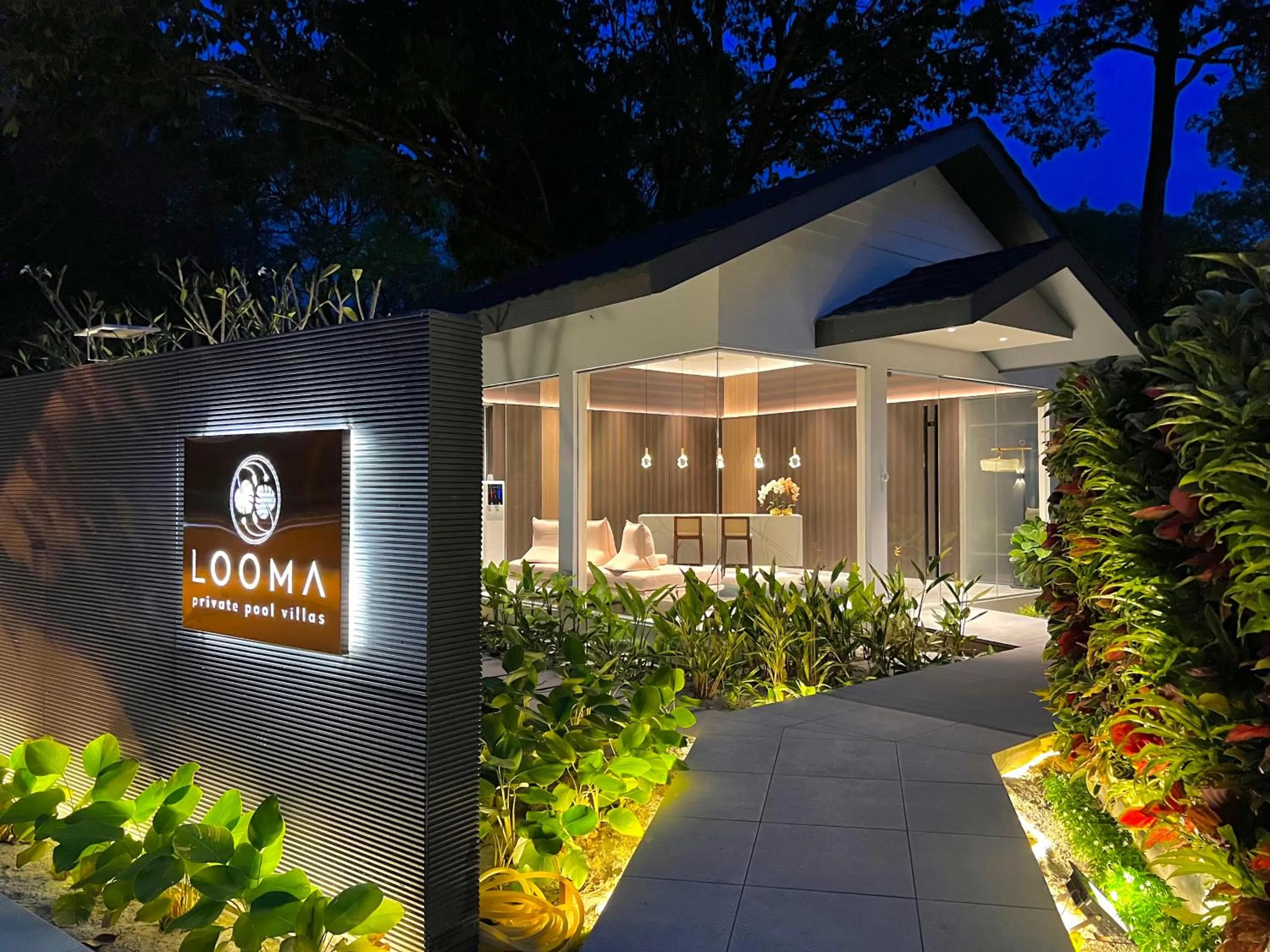 Facade/entrance in Looma Private Pool Villas