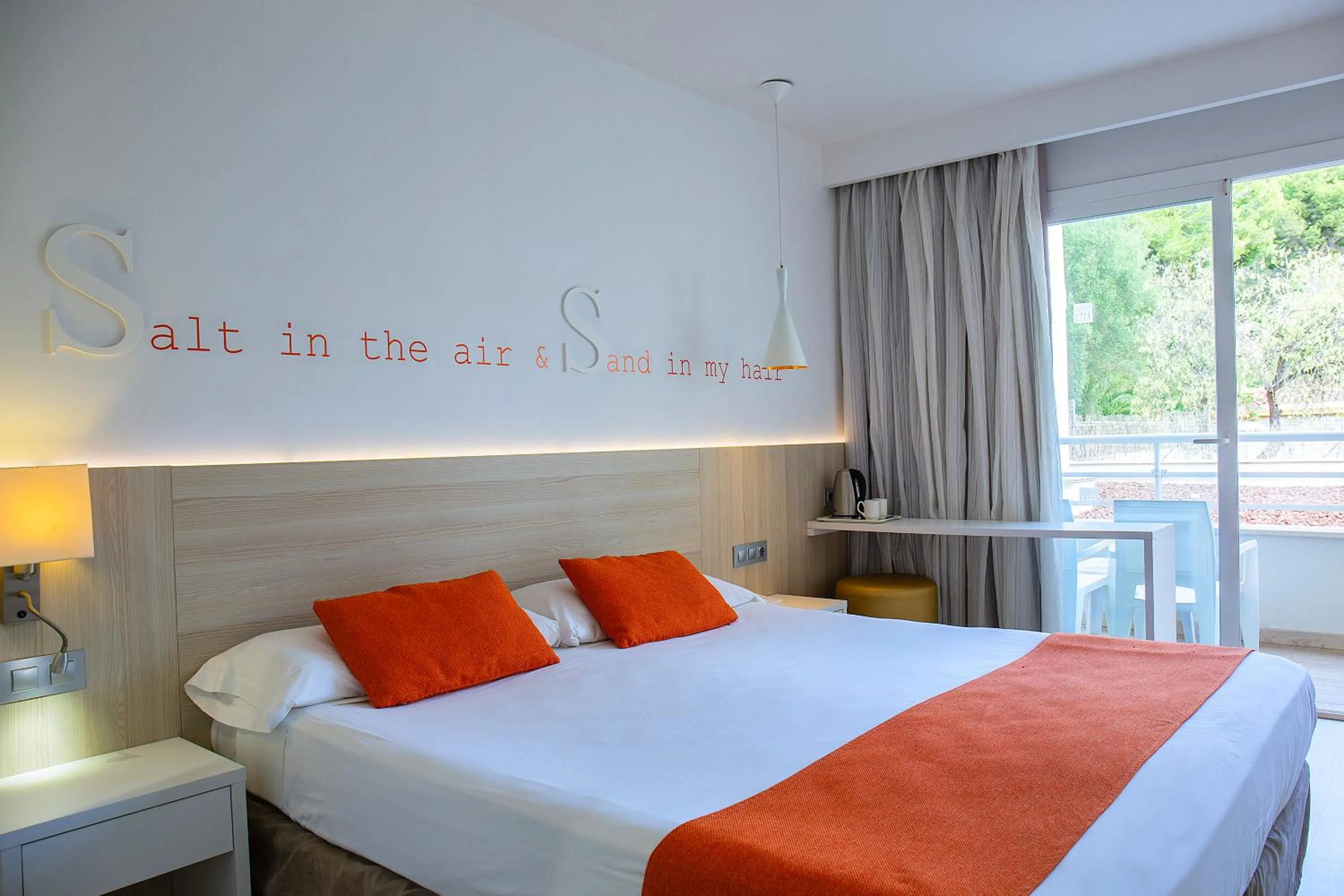 Bed in BQ Bulevar Peguera- Adults Only