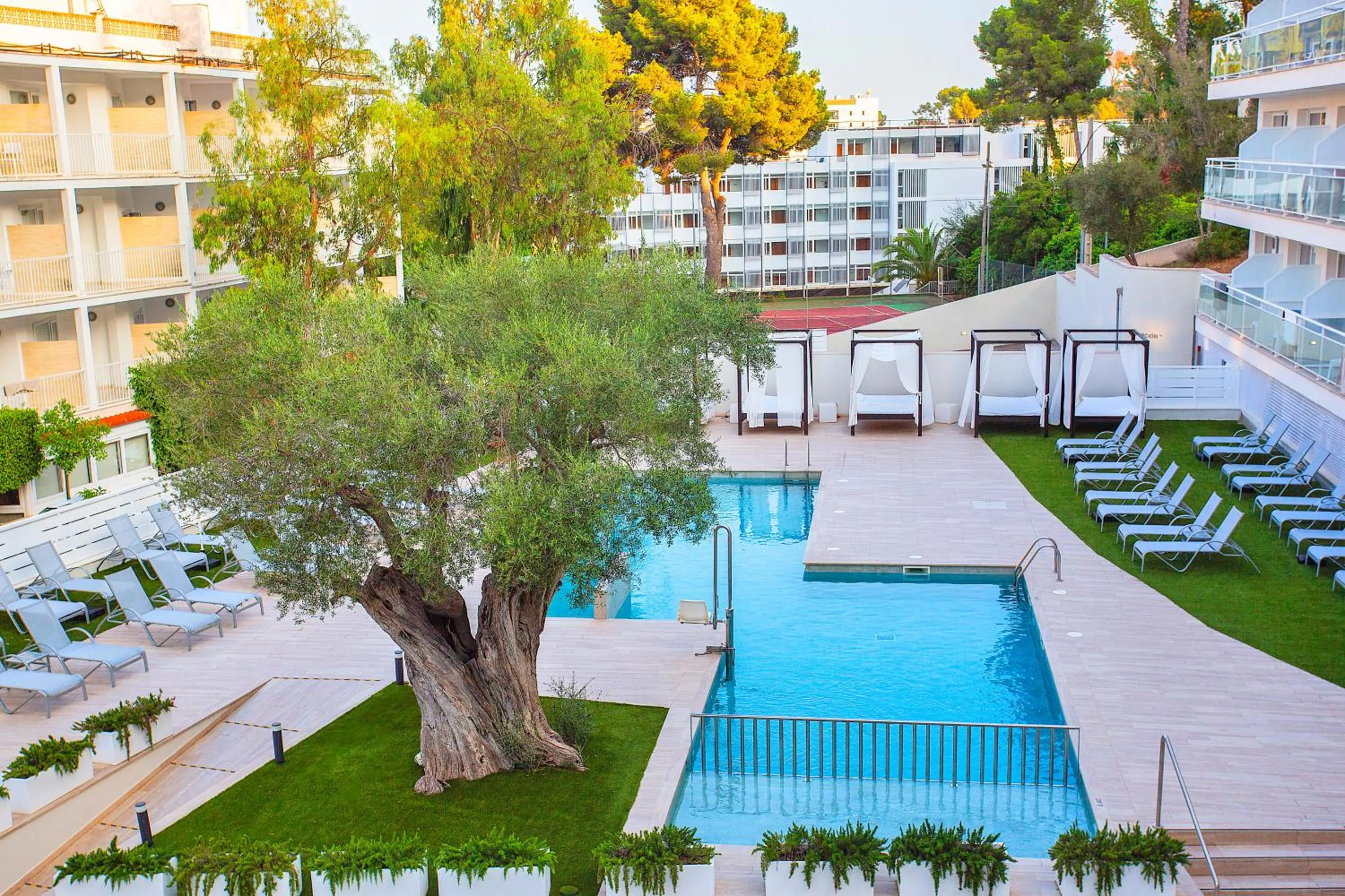 BQ Bulevar Peguera- Adults Only