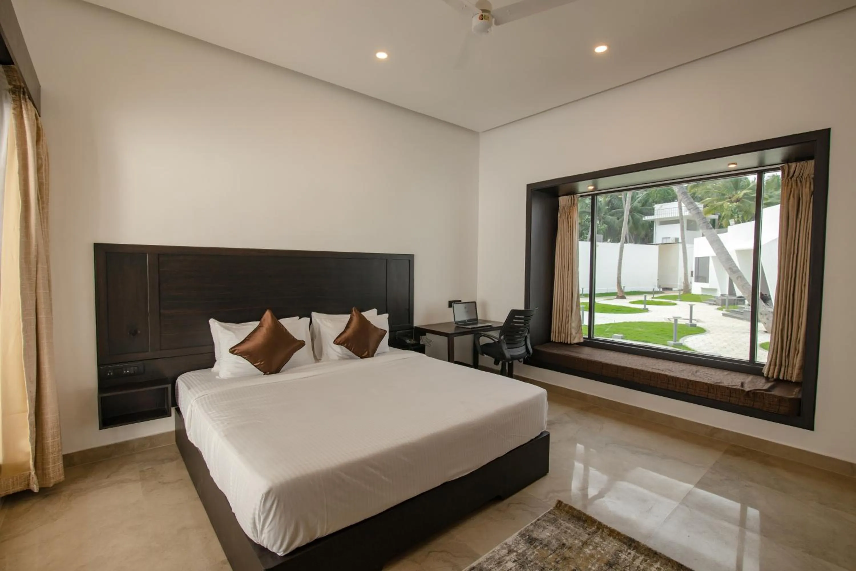 Garden view, Bed in The Saravi Resort