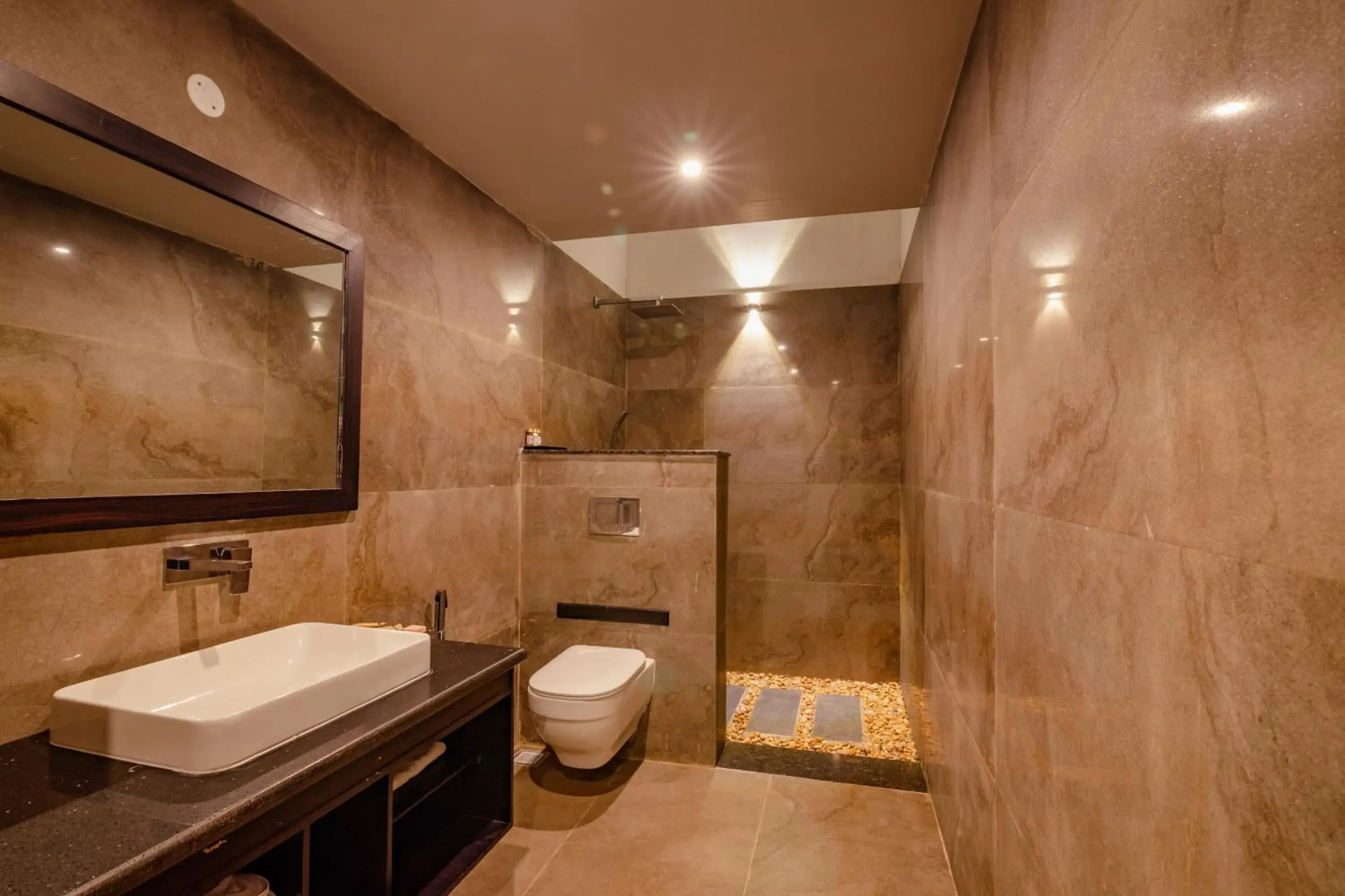 Toilet in The Saravi Resort Toilet in The Saravi Resort