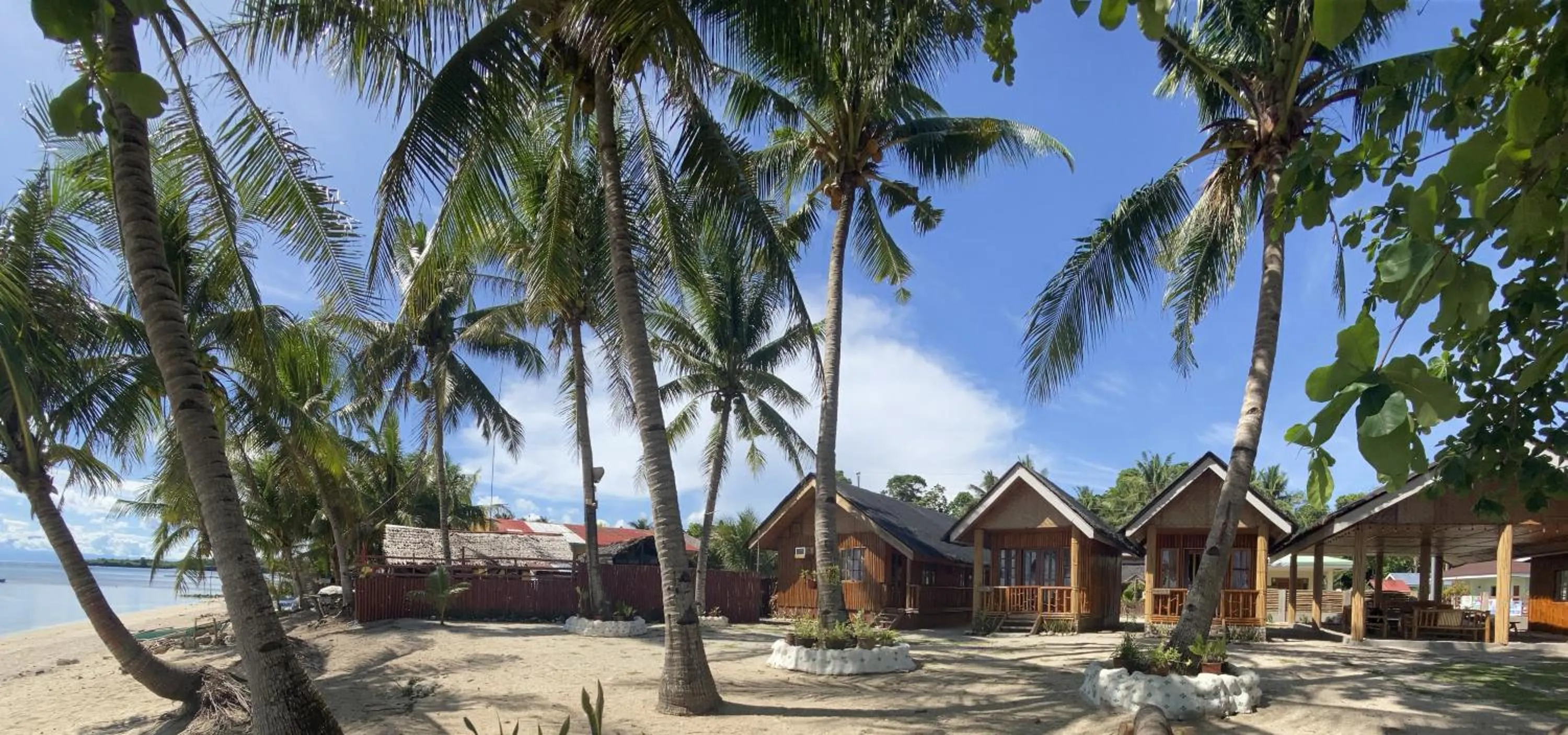 Day in Hola Beach Resort