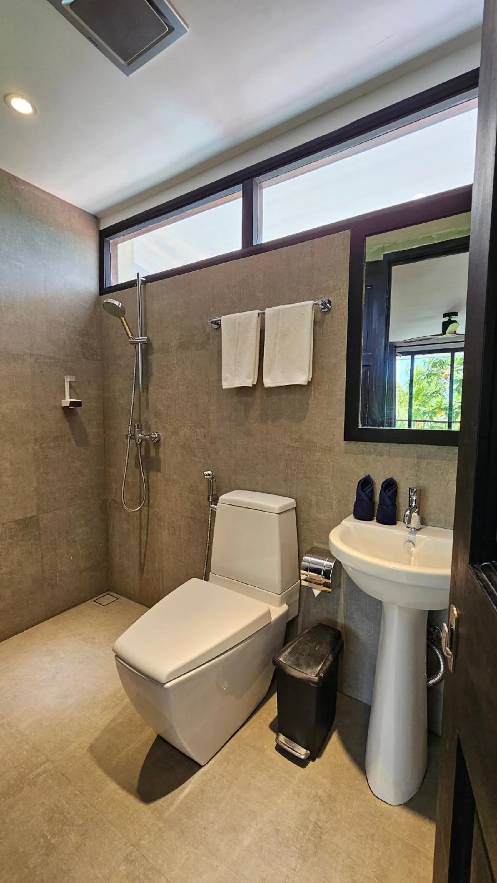 Shower in Dhigurah Cottage