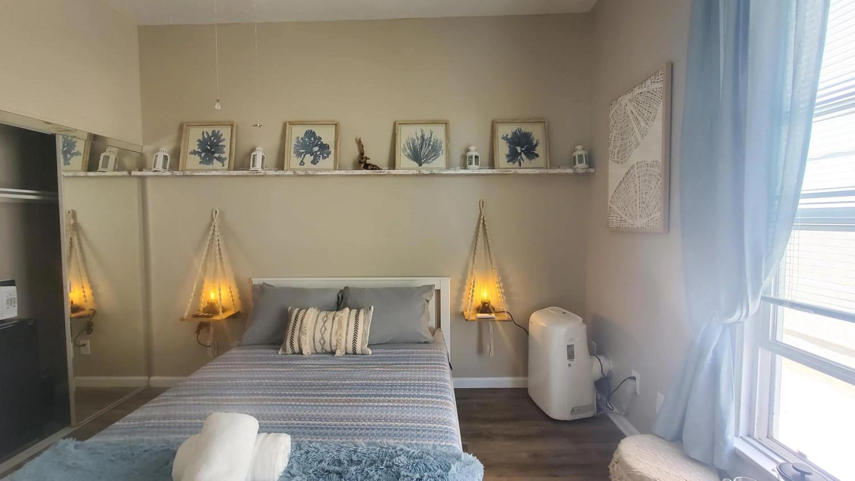 Photo of the whole room in Somerset Hotel