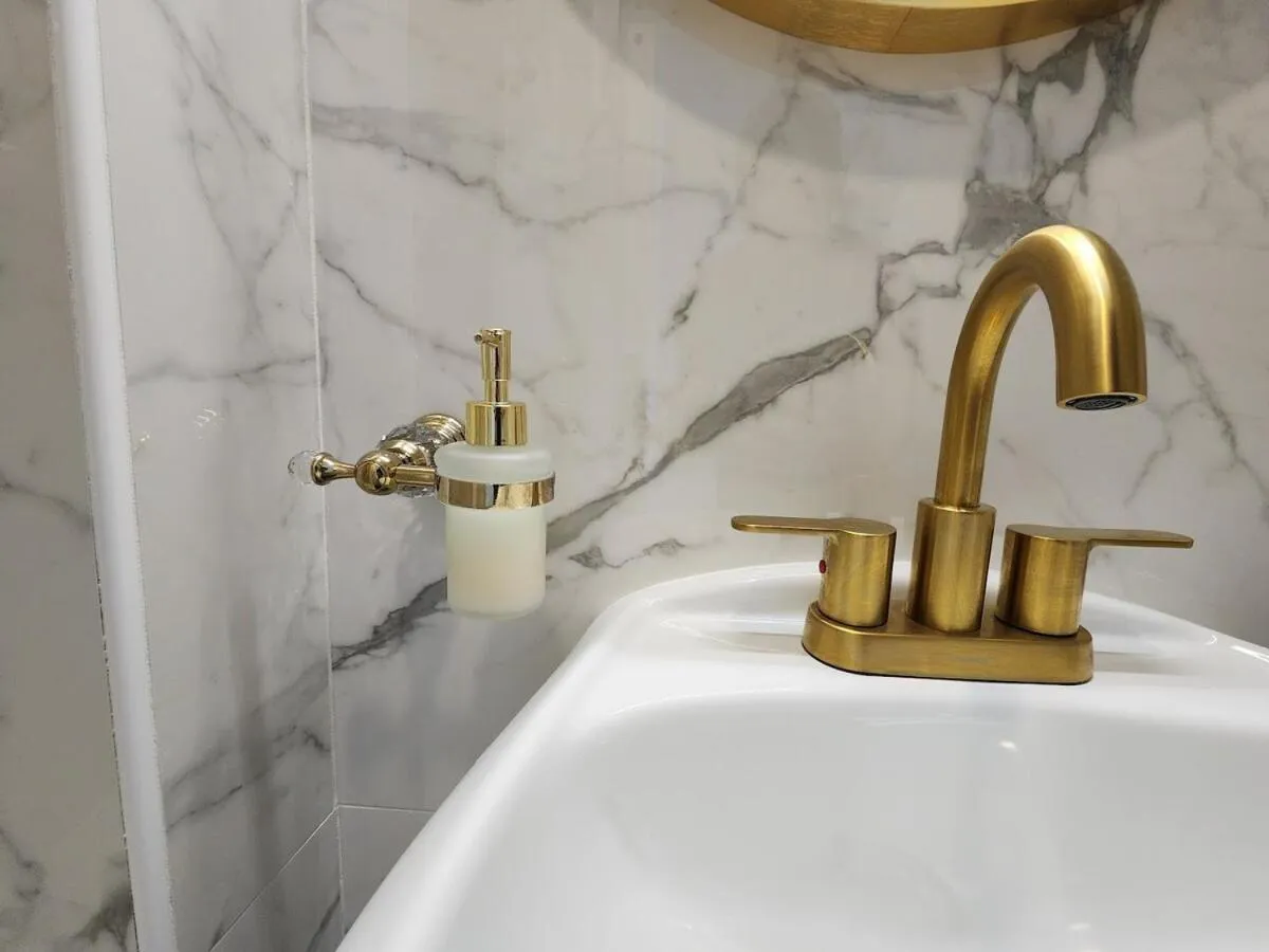 Bathroom in Somerset Hotel