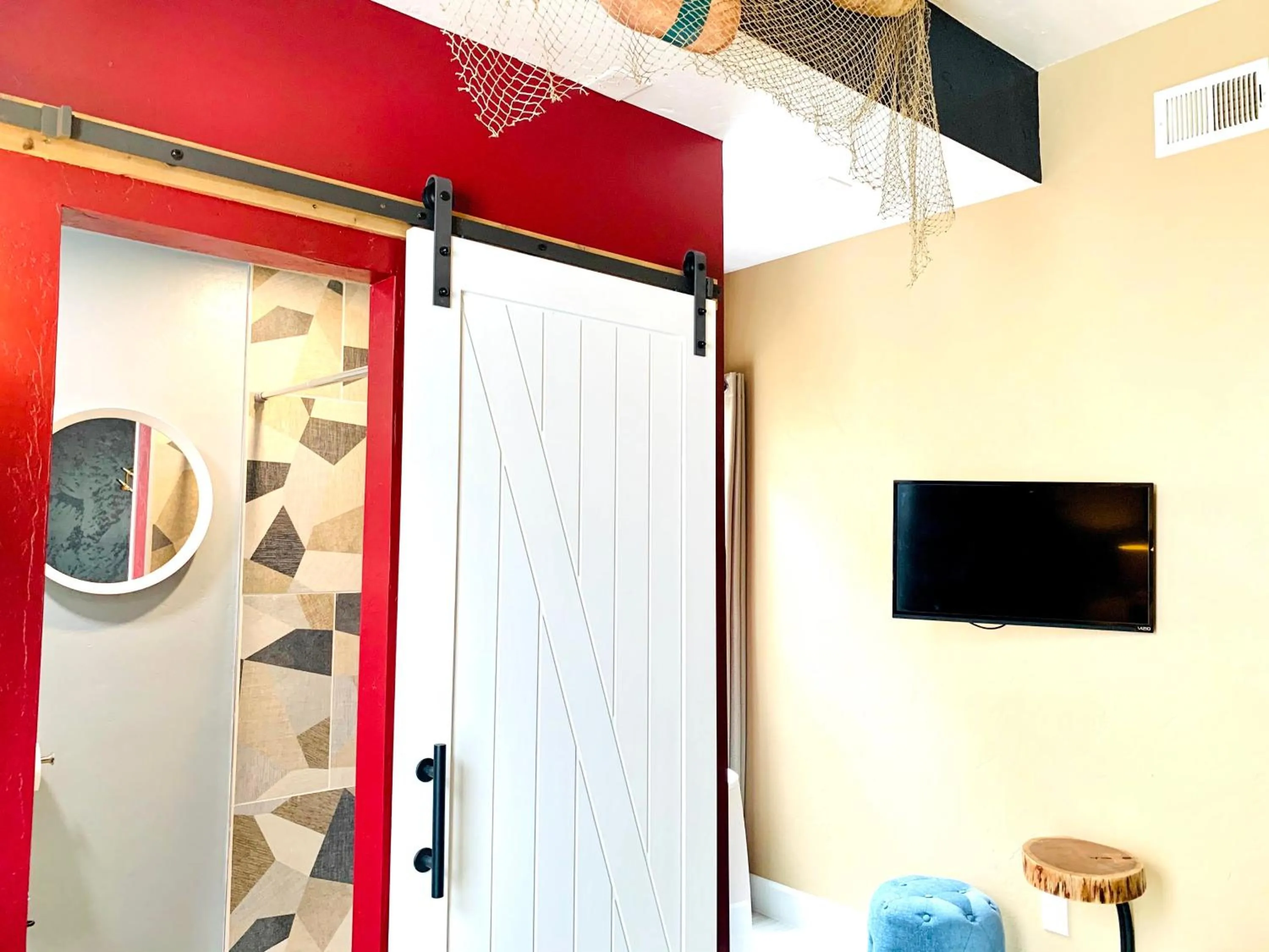 TV and multimedia in Somerset Hotel