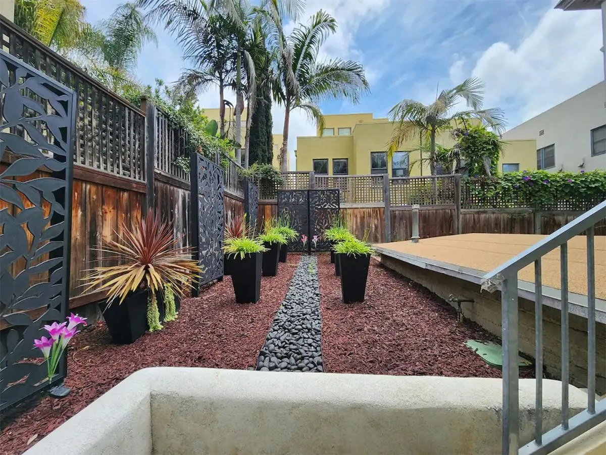 Garden in Somerset Hotel