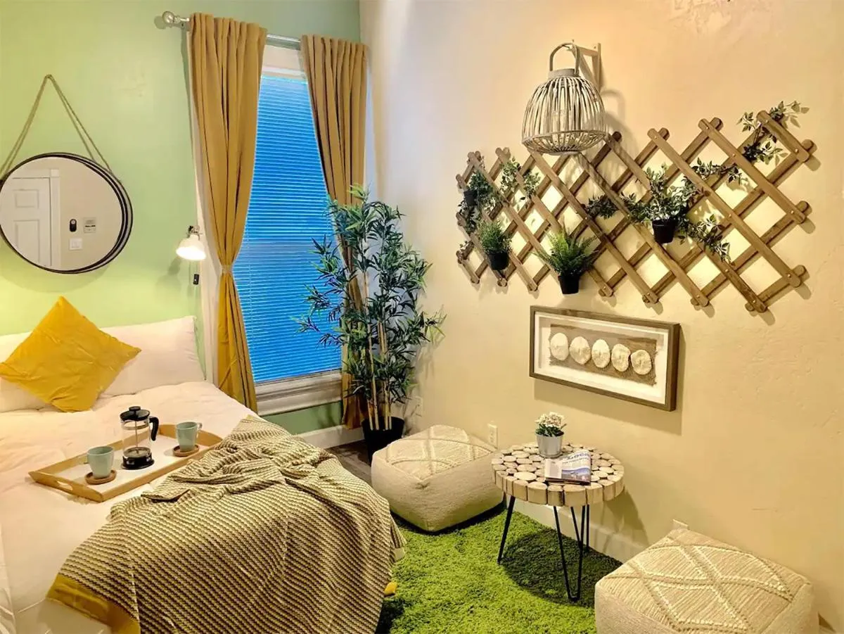 Photo of the whole room in Somerset Hotel