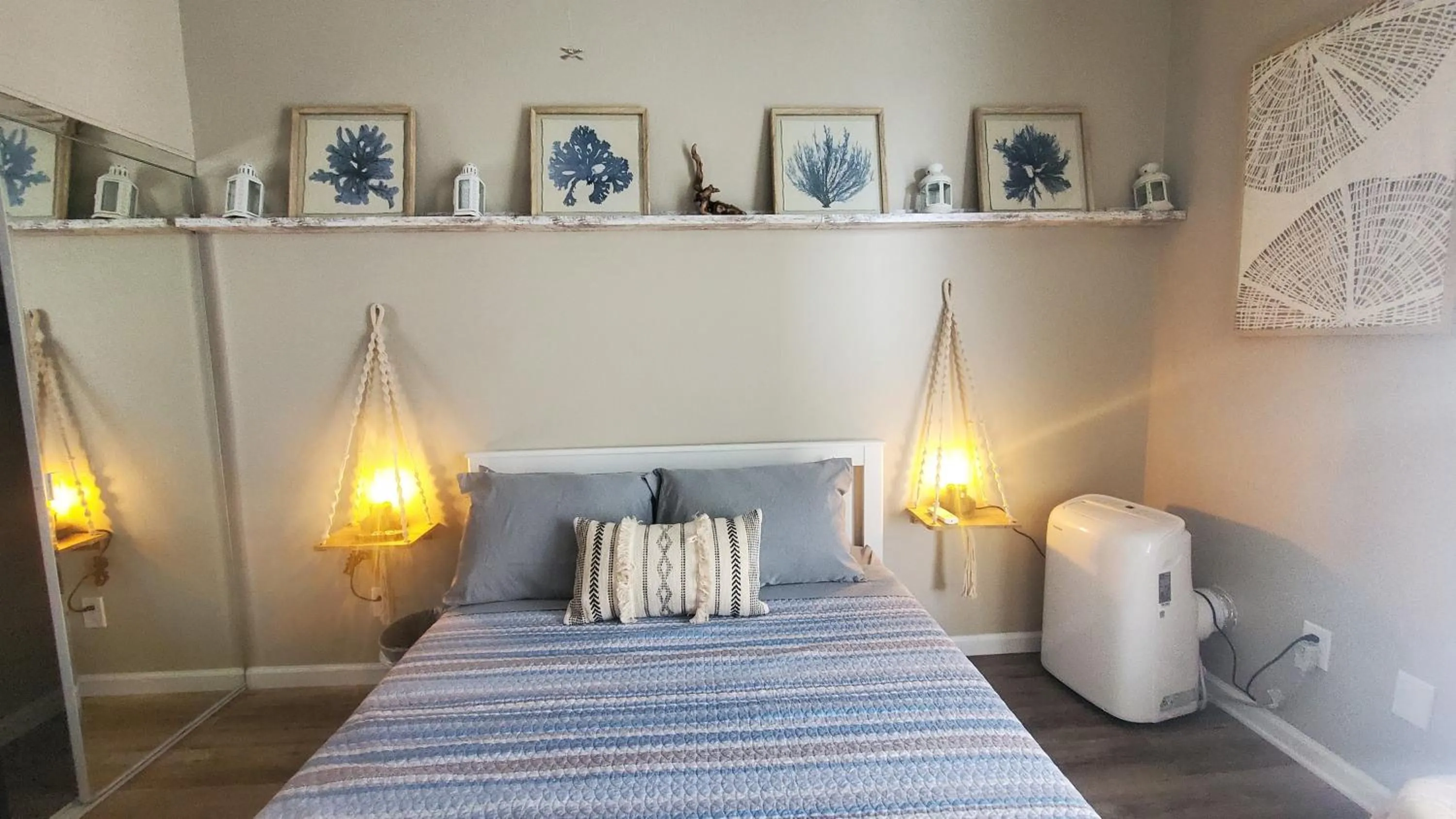 Photo of the whole room in Somerset Hotel