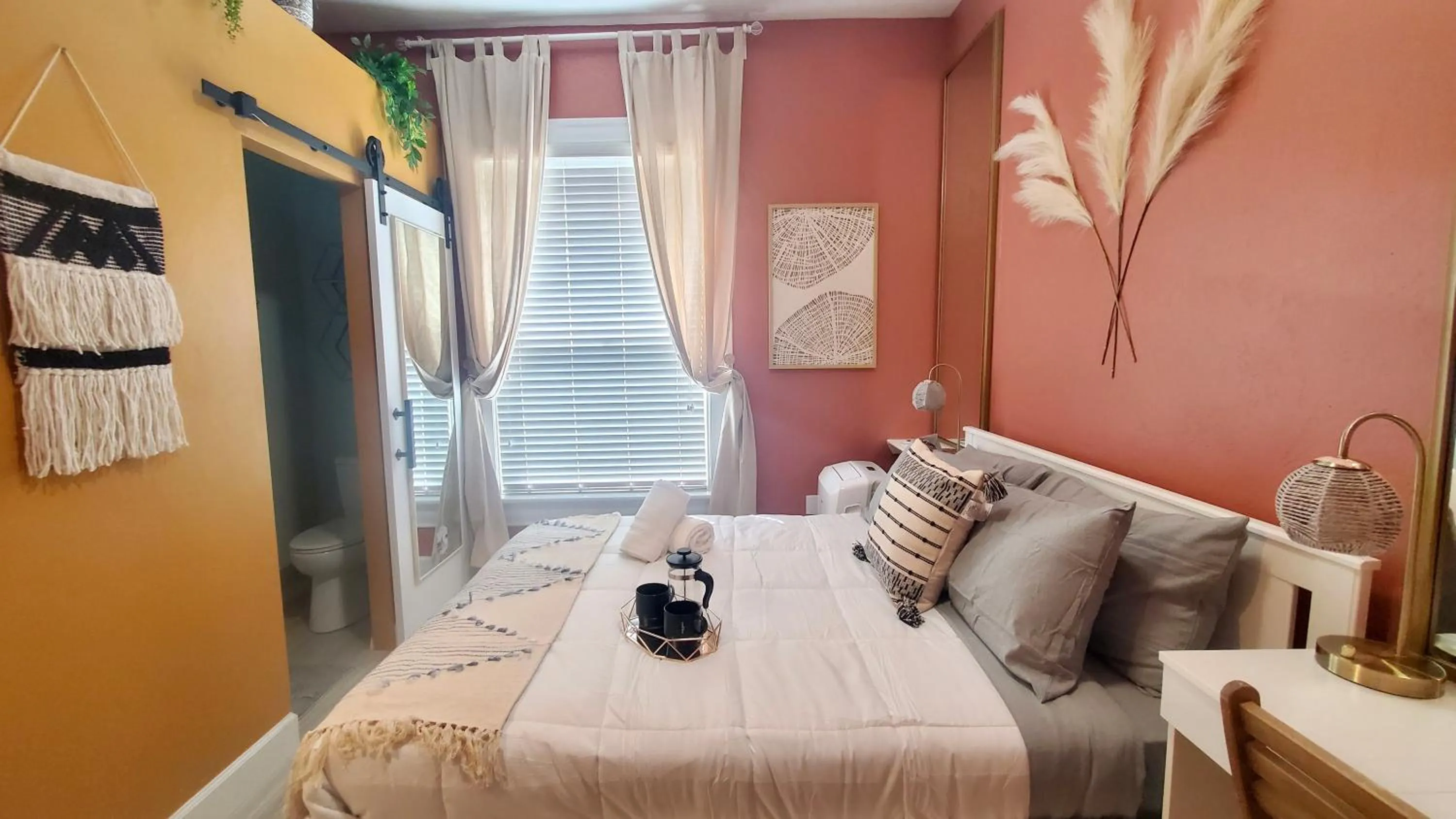 Photo of the whole room in Somerset Hotel