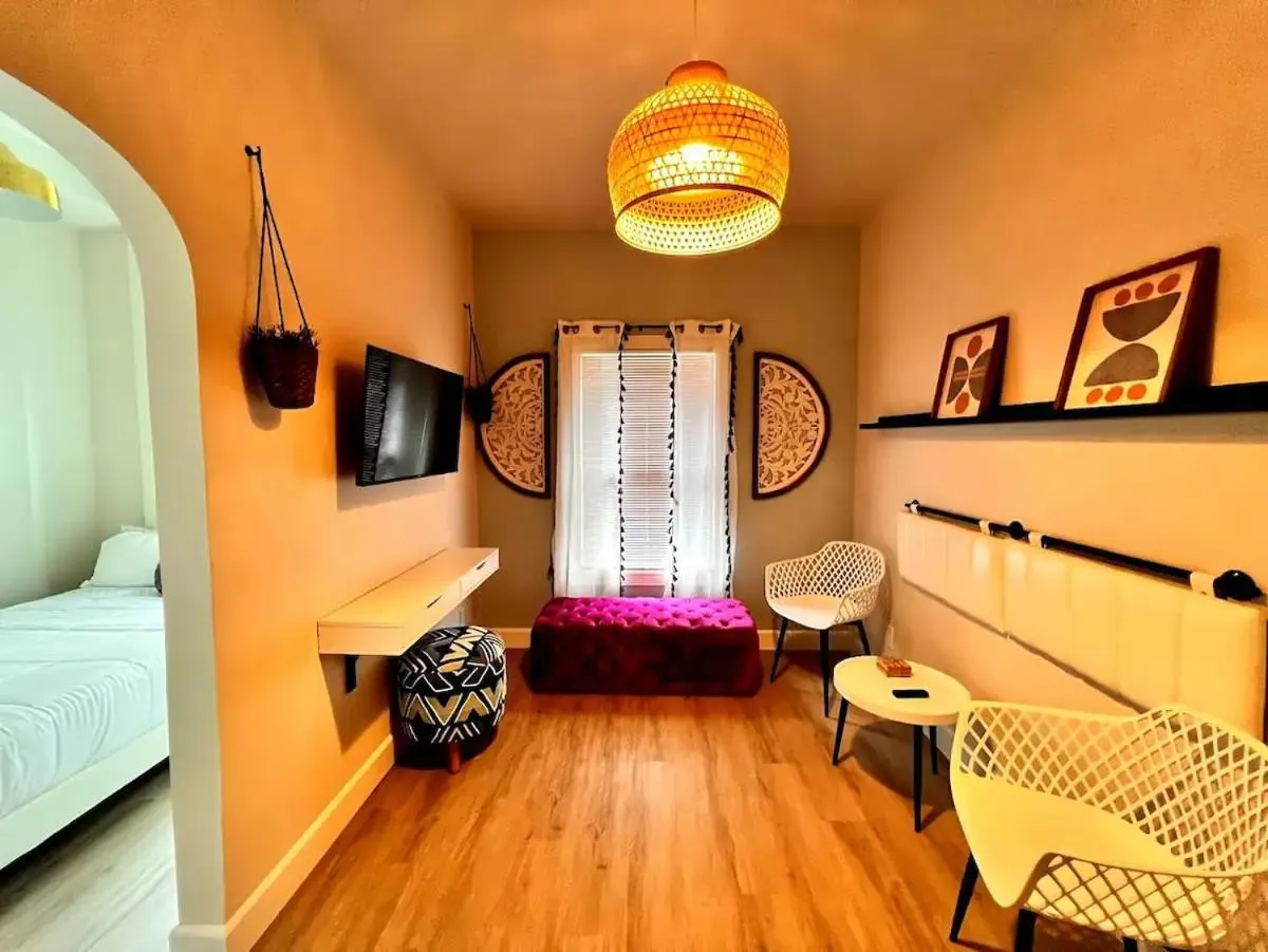 Photo of the whole room in Somerset Hotel