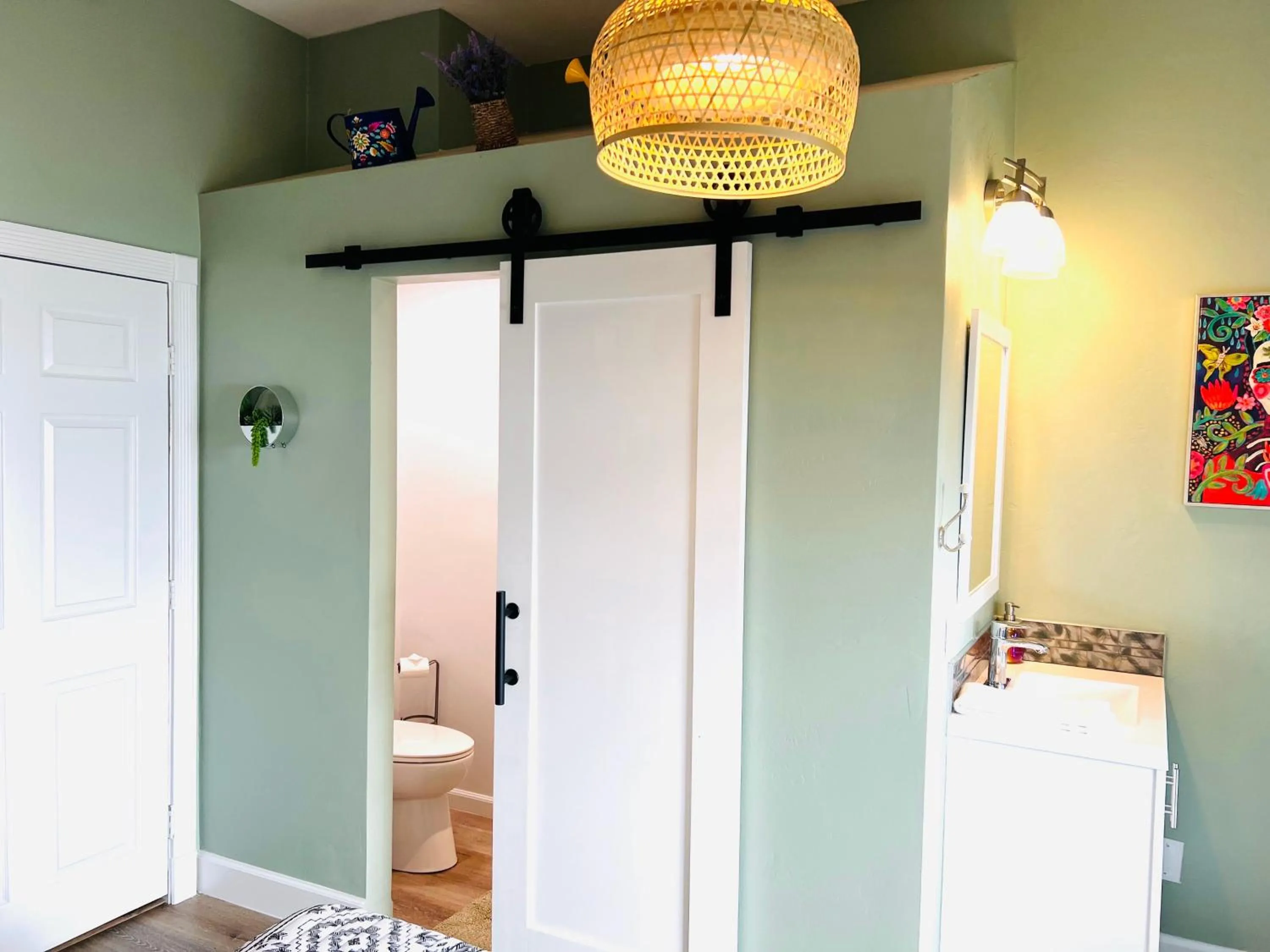 Toilet in Somerset Hotel