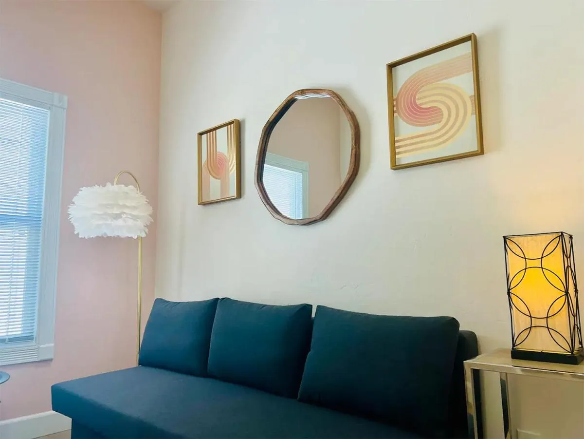 Seating area in Somerset Hotel