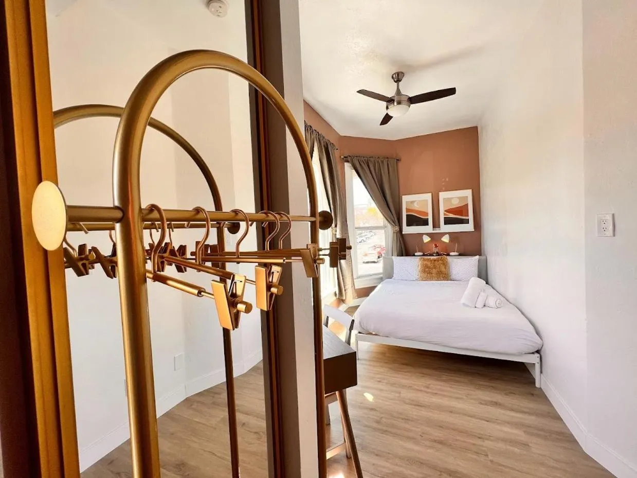 Photo of the whole room in Somerset Hotel