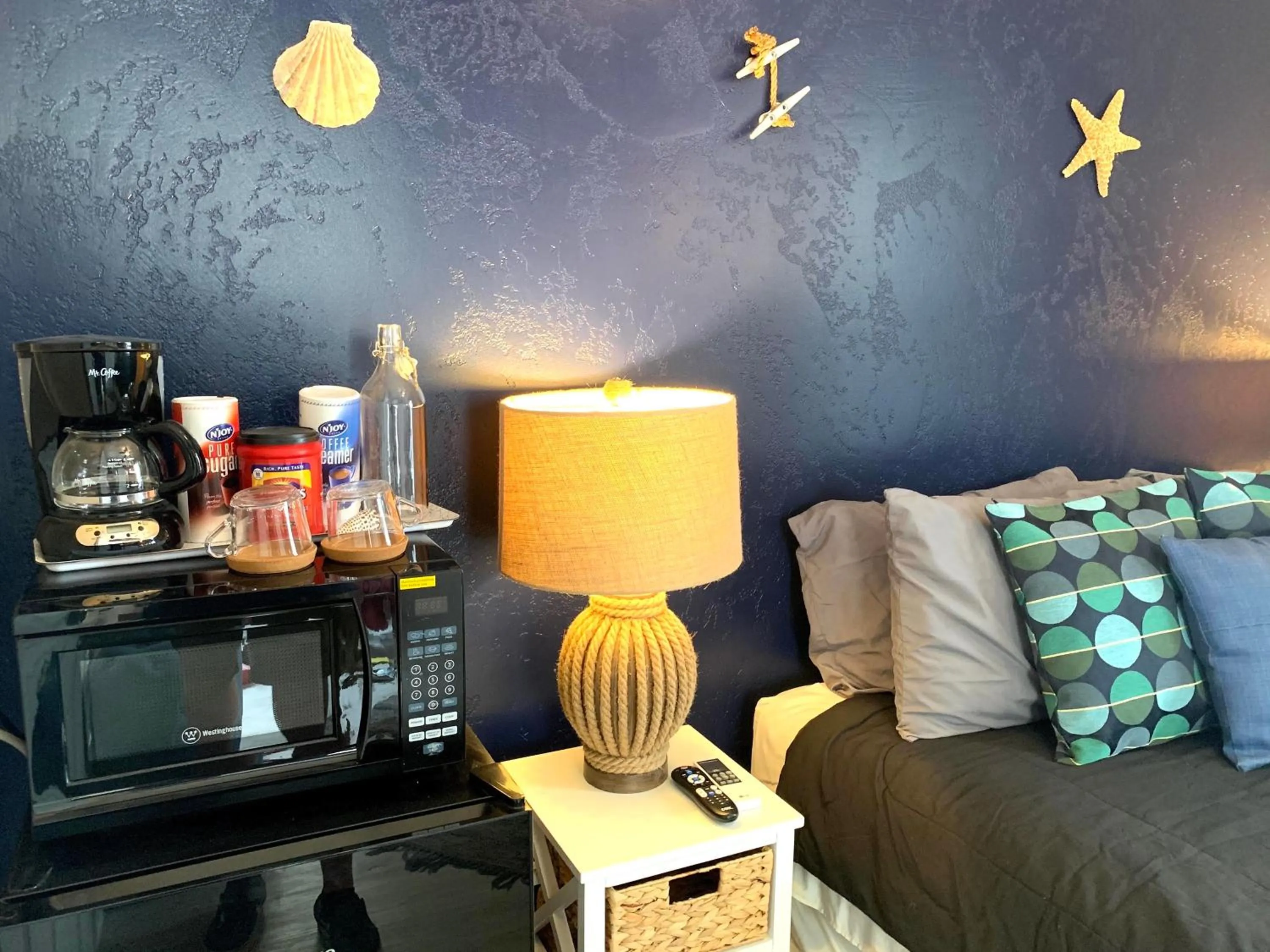 Coffee/tea facilities in Somerset Hotel