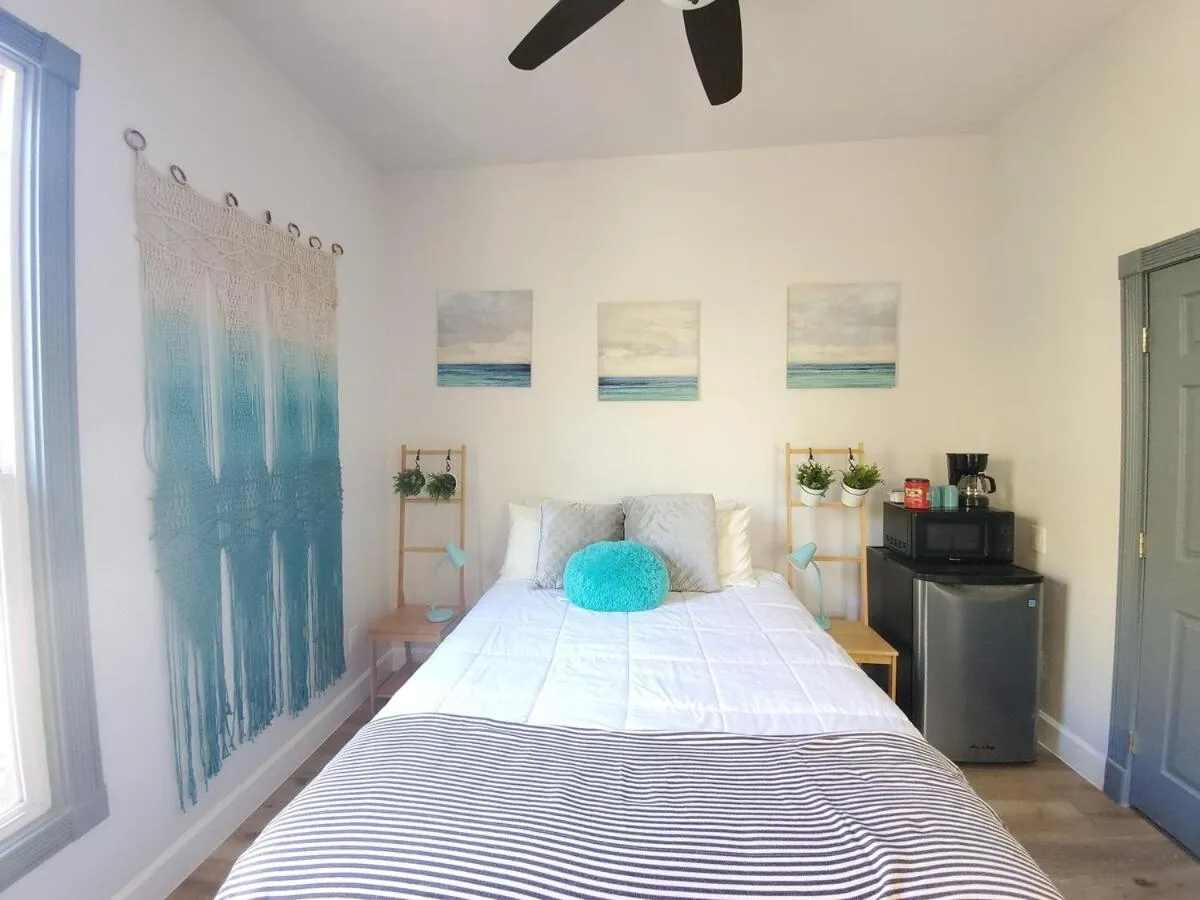 Photo of the whole room in Somerset Hotel