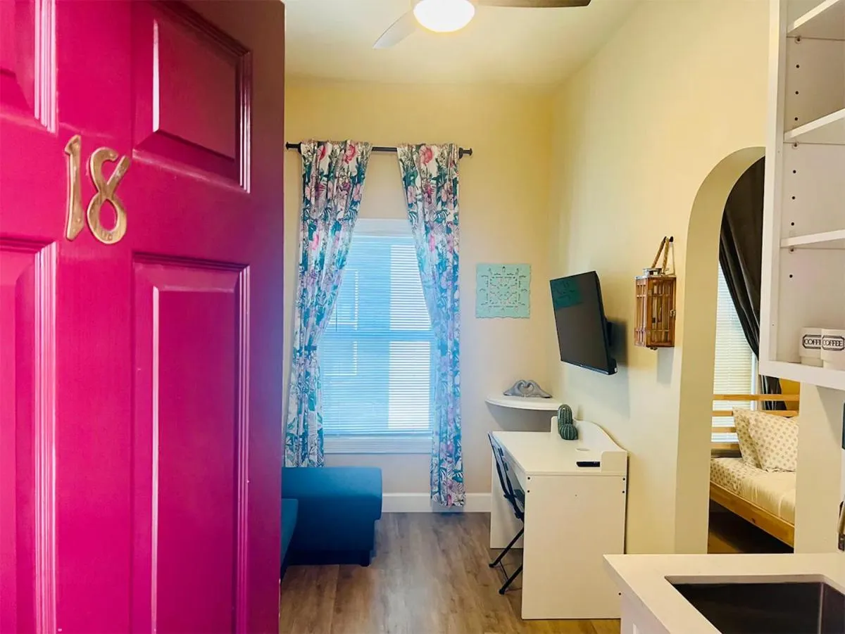 Photo of the whole room in Somerset Hotel