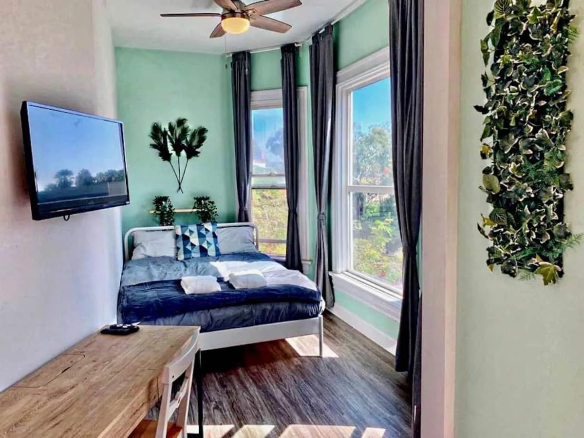 Photo of the whole room in Somerset Hotel