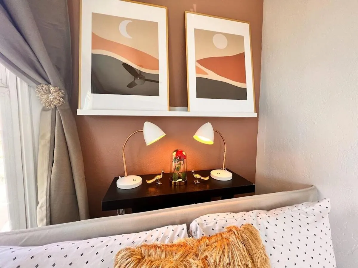 Decorative detail in Somerset Hotel