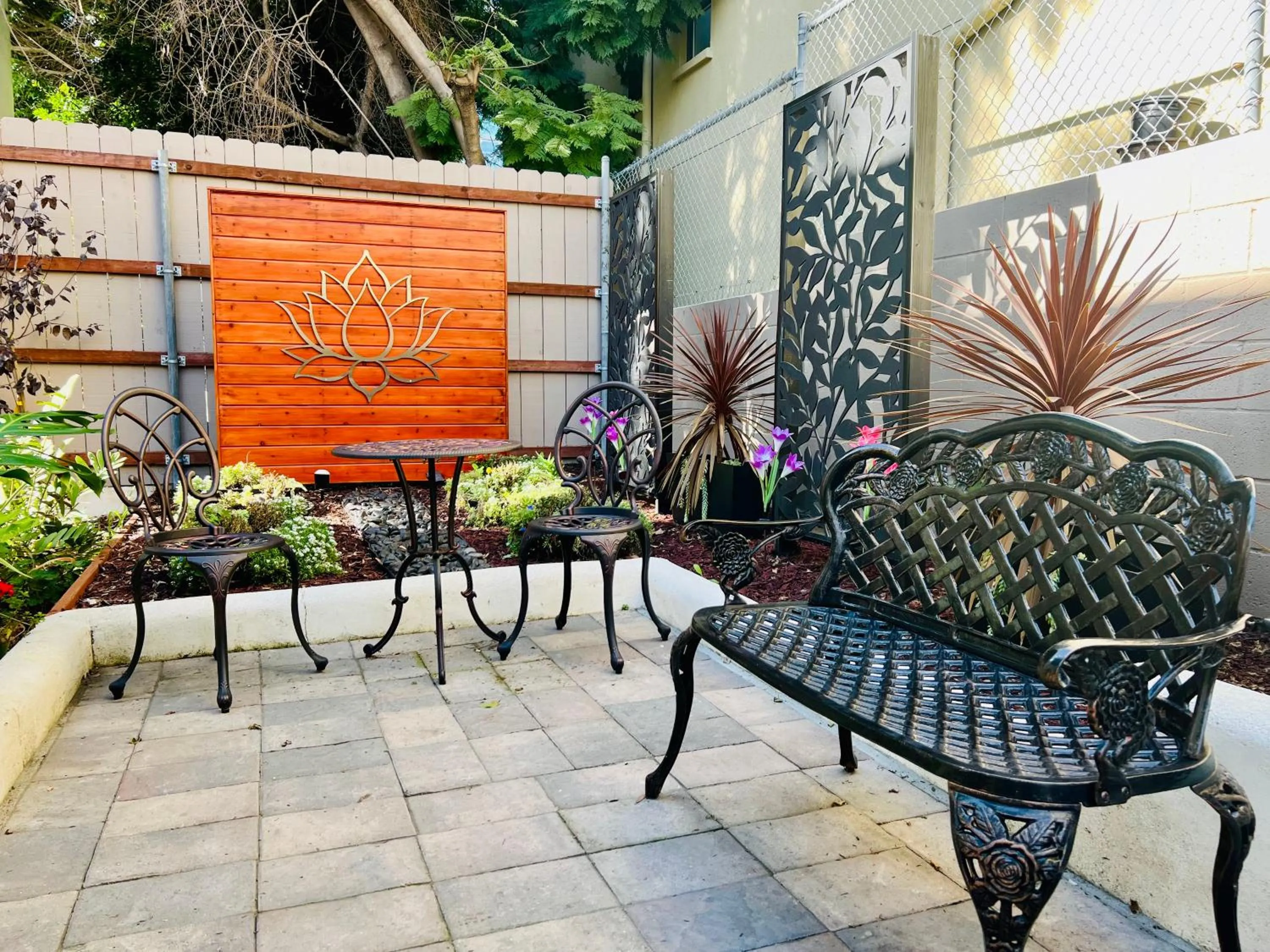 Patio in Somerset Hotel